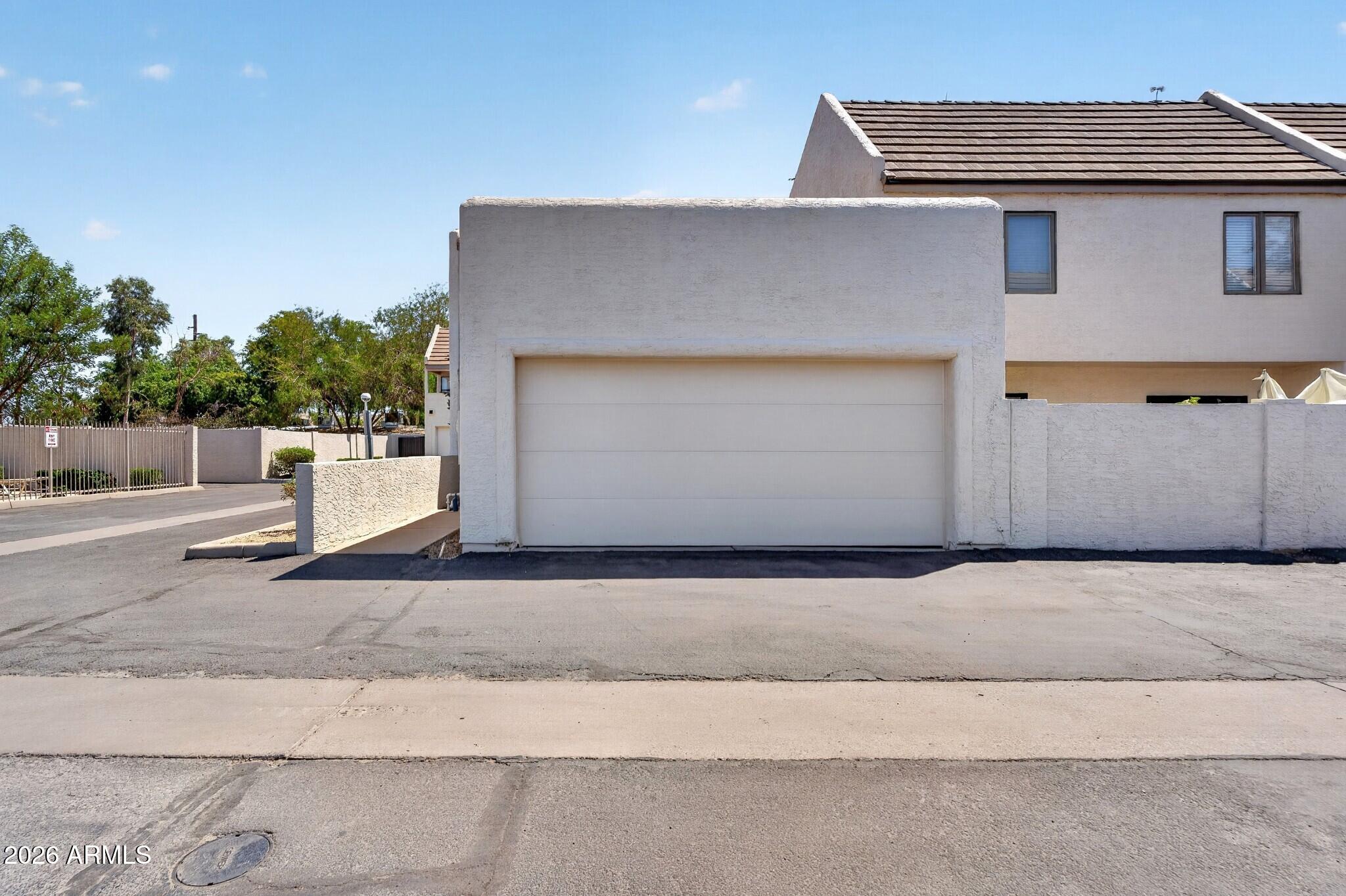 821 E REDONDO Drive