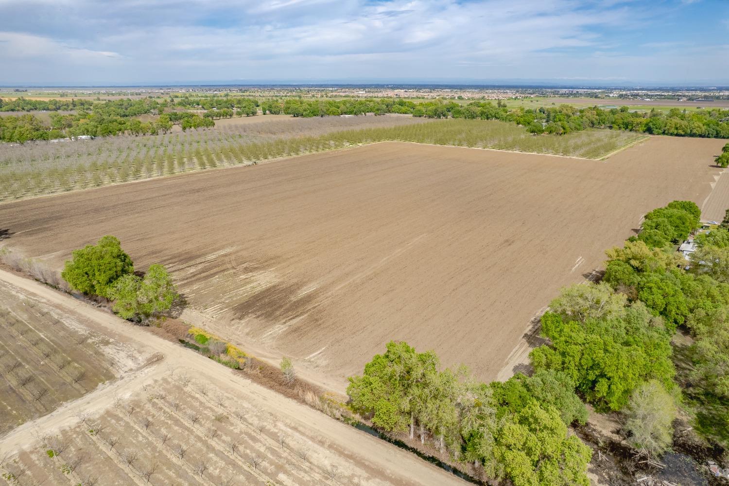 20660 Old River Road