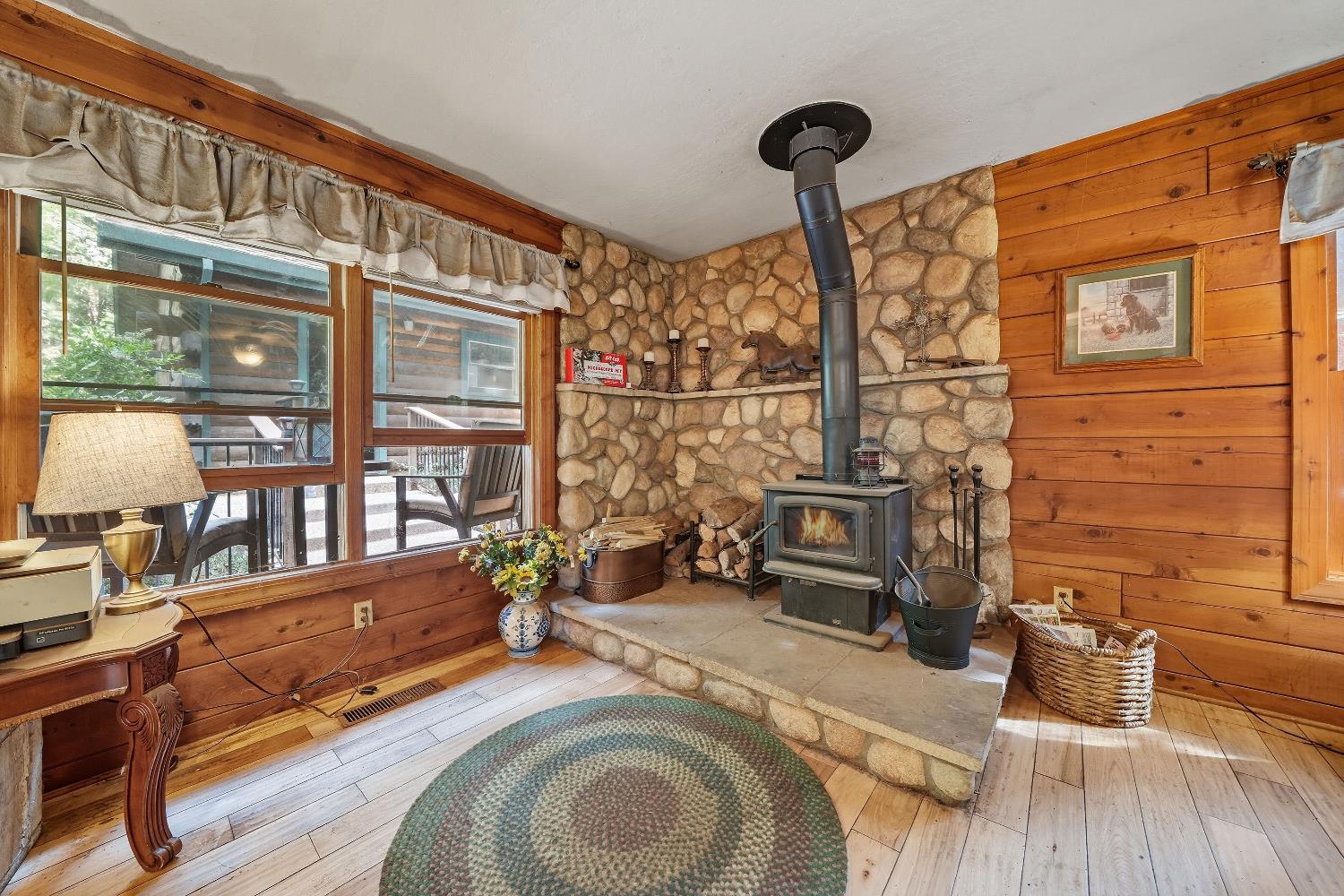 16720 Doolittle Lane