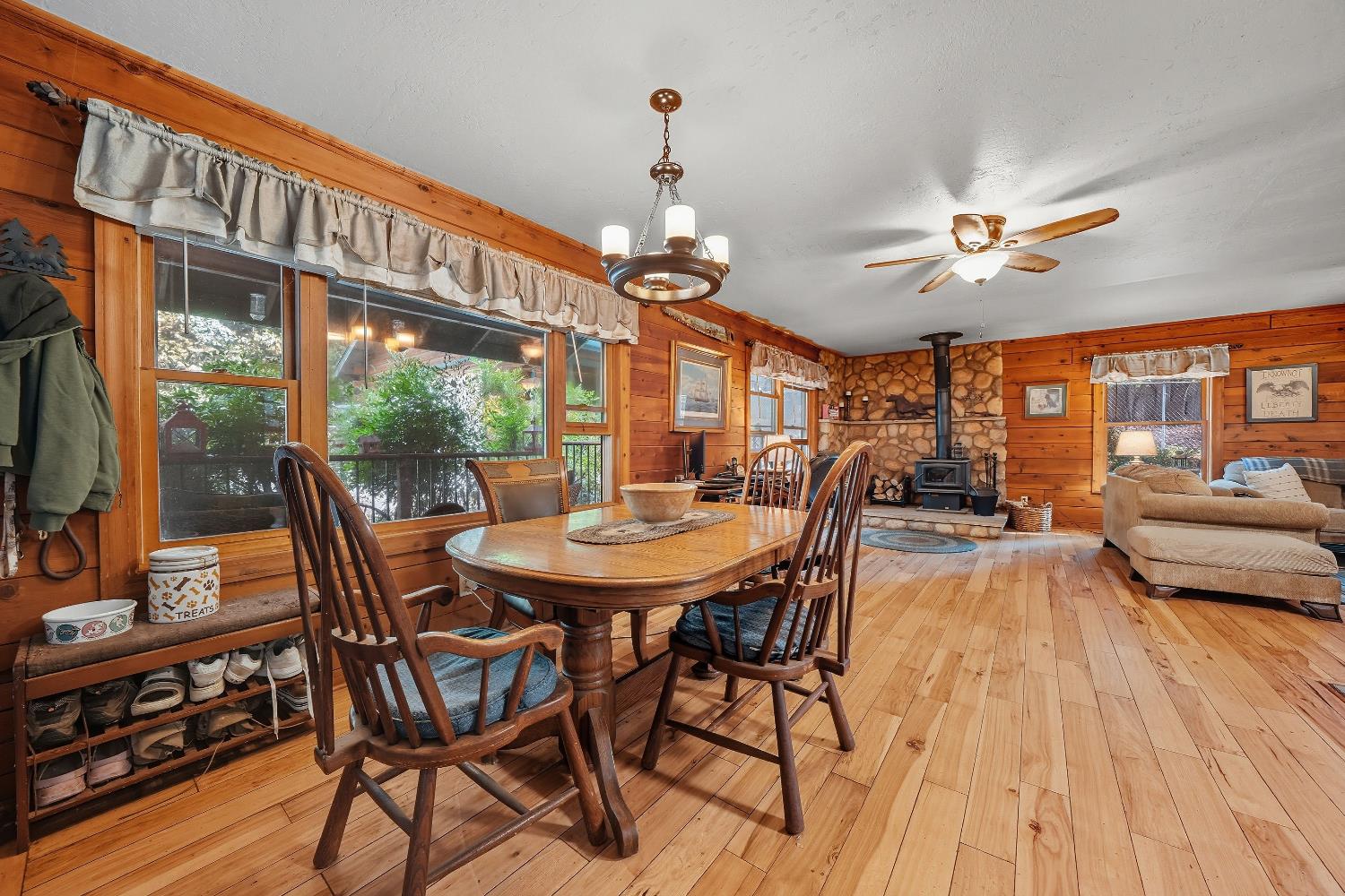 16720 Doolittle Lane