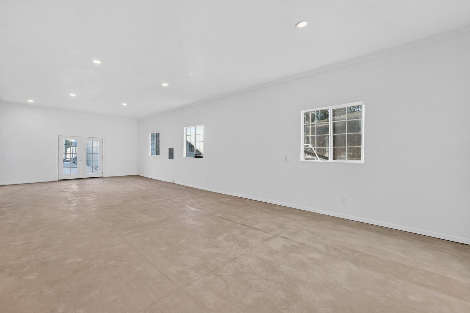 15620 Meadowlark Lane