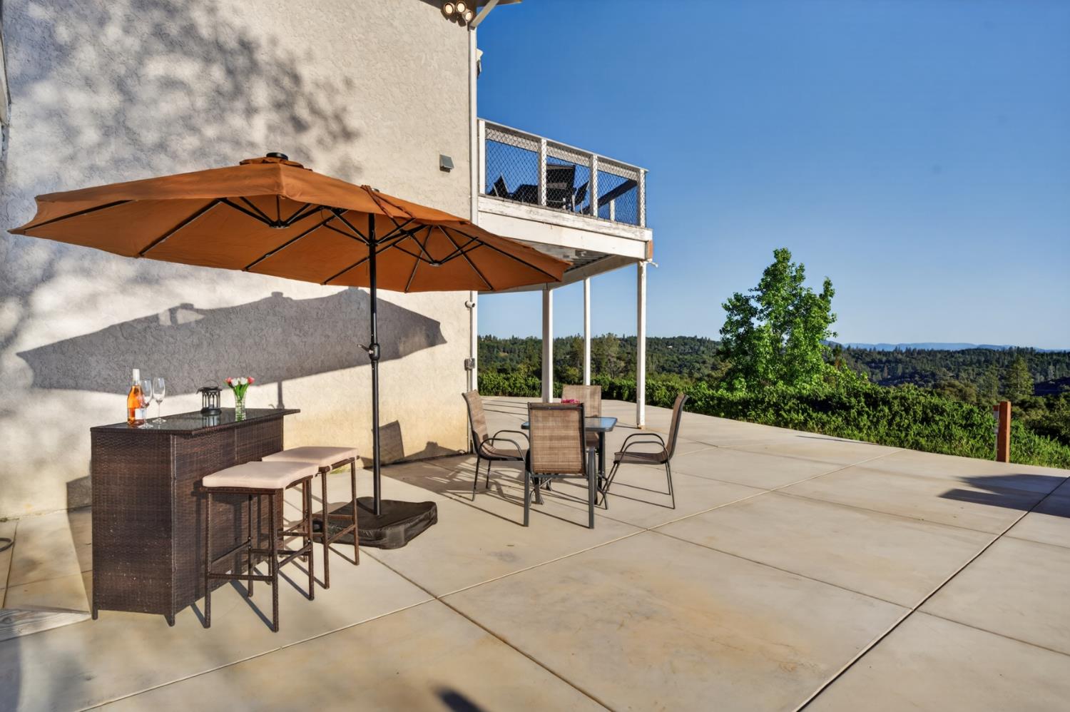 15620 Meadowlark Lane