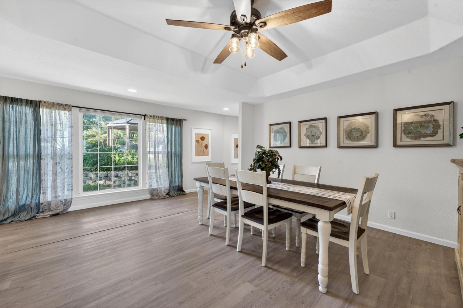 15620 Meadowlark Lane