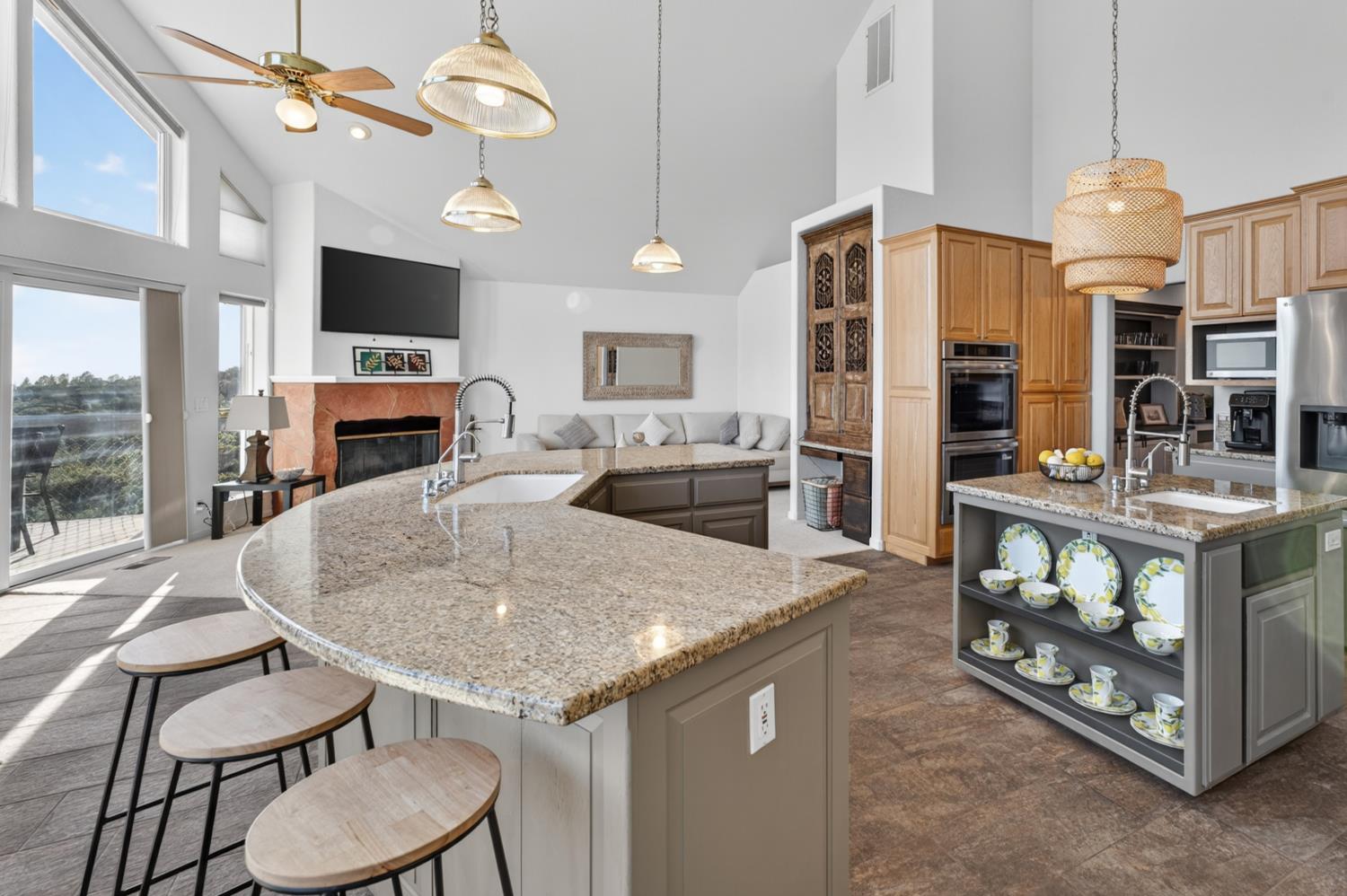 15620 Meadowlark Lane
