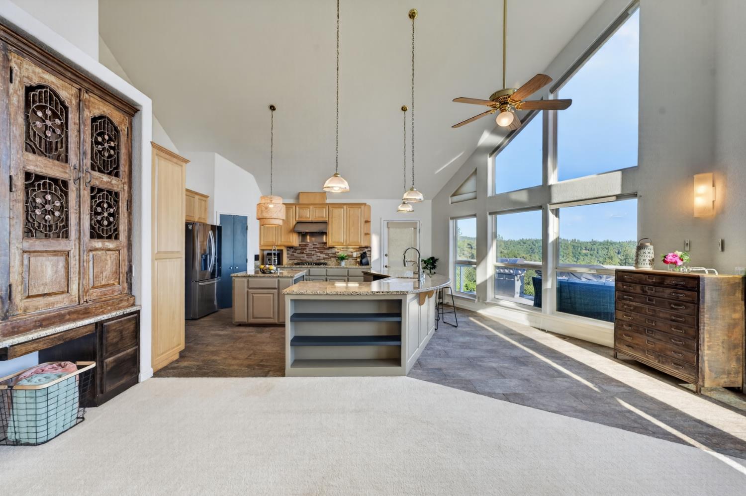 15620 Meadowlark Lane