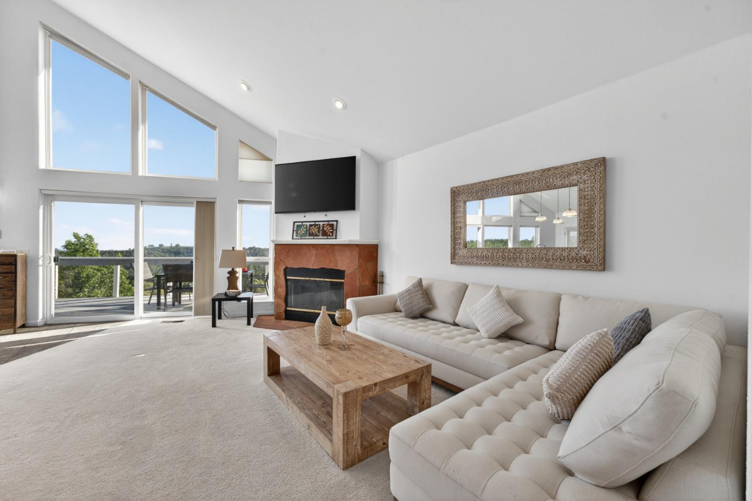 15620 Meadowlark Lane