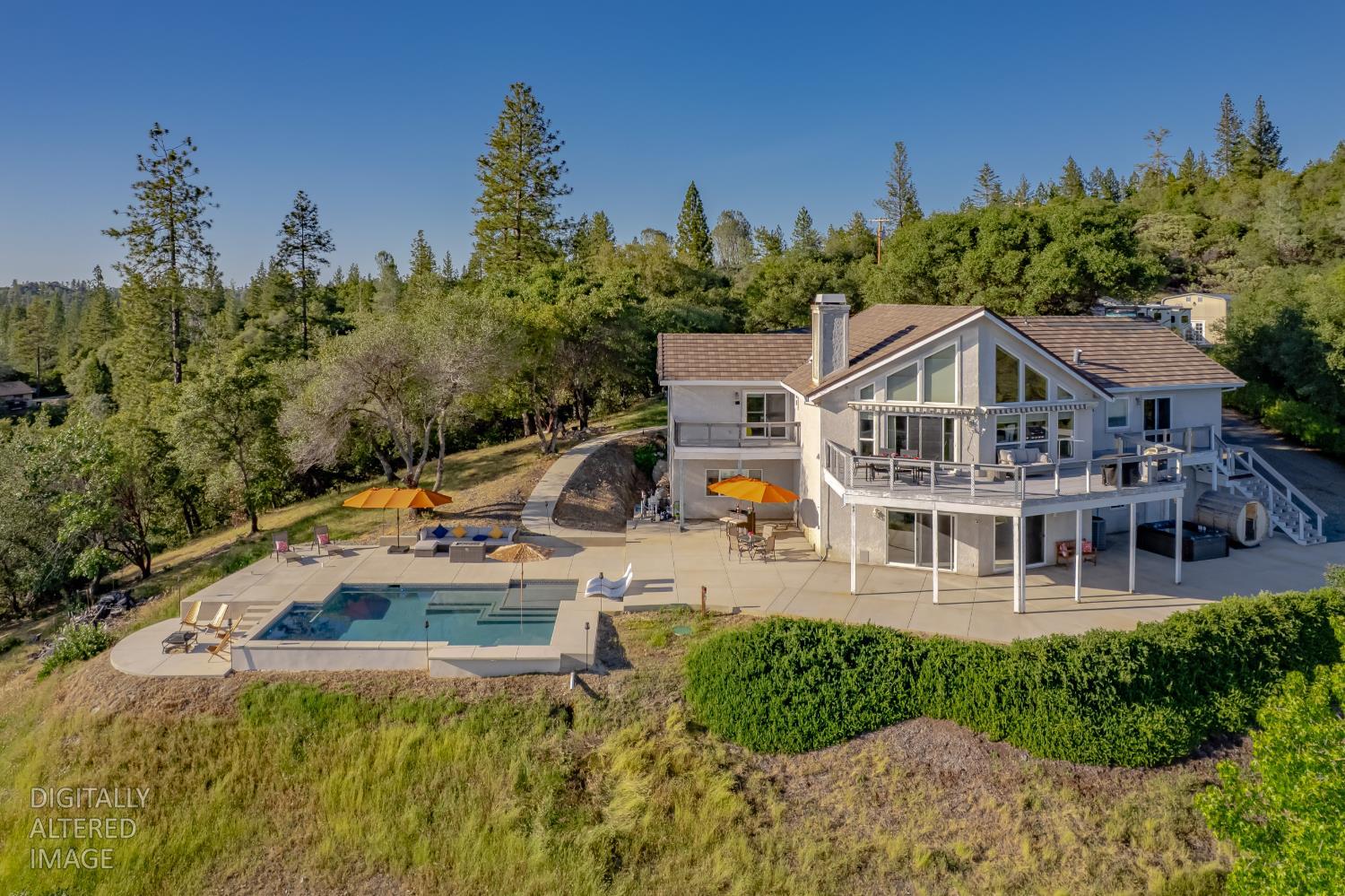 15620 Meadowlark Lane