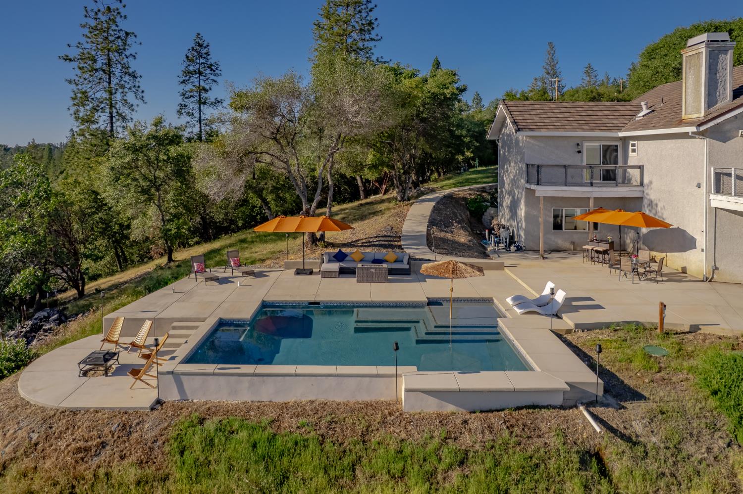 15620 Meadowlark Lane