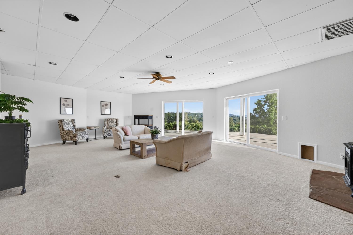 15620 Meadowlark Lane
