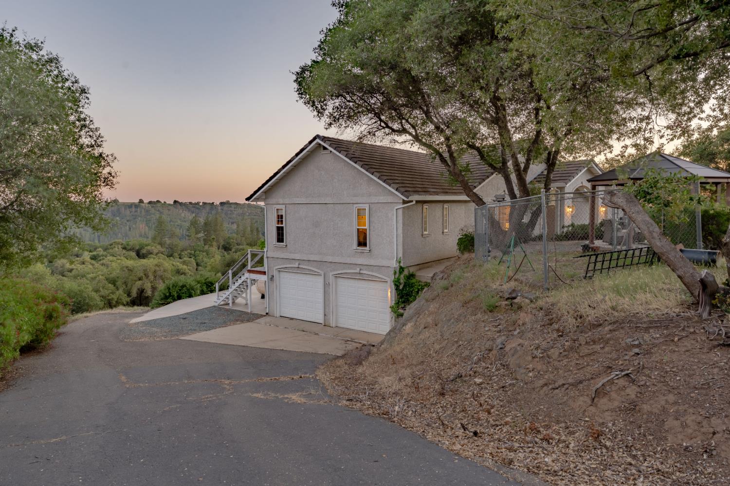 15620 Meadowlark Lane
