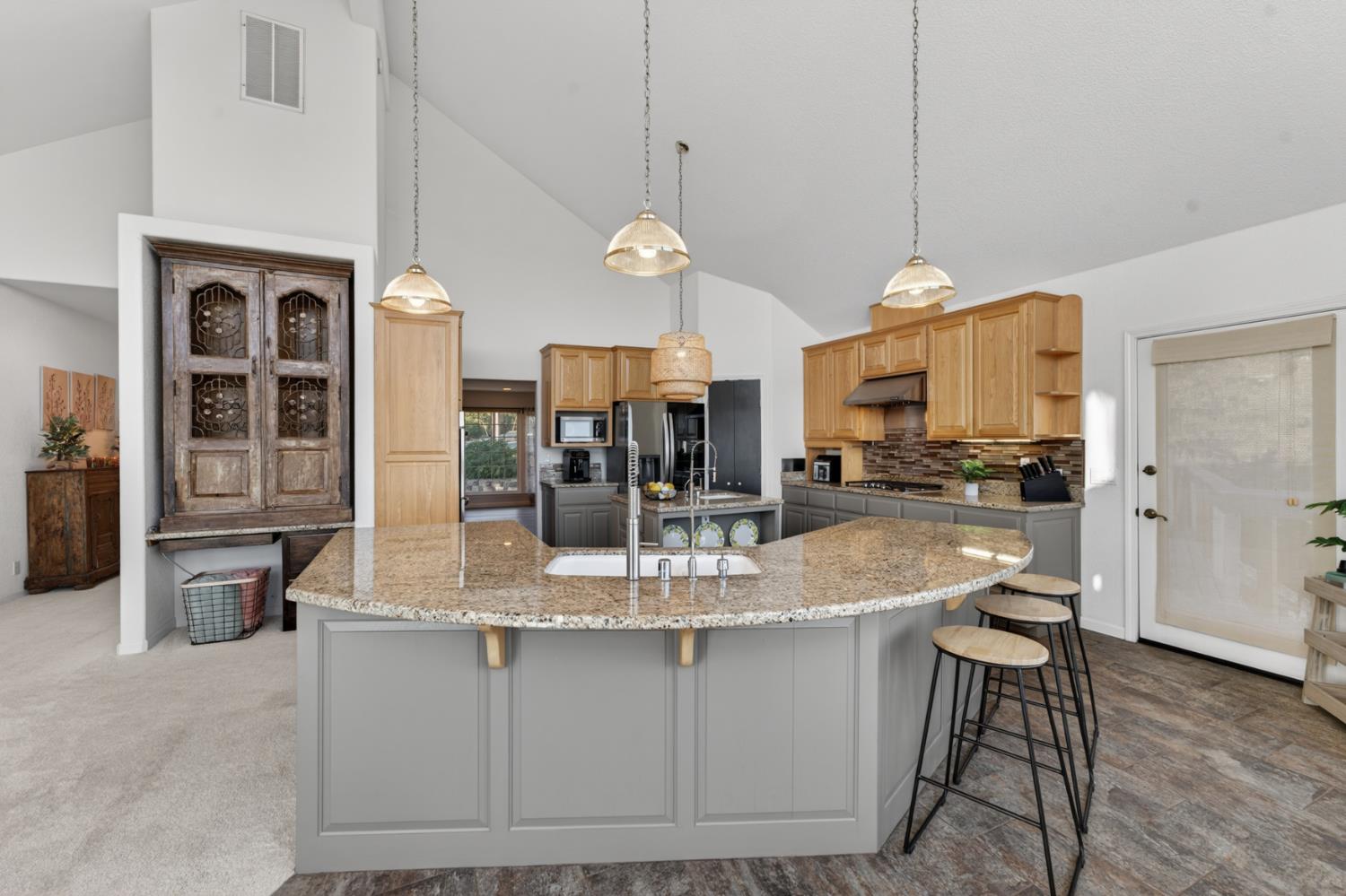 15620 Meadowlark Lane