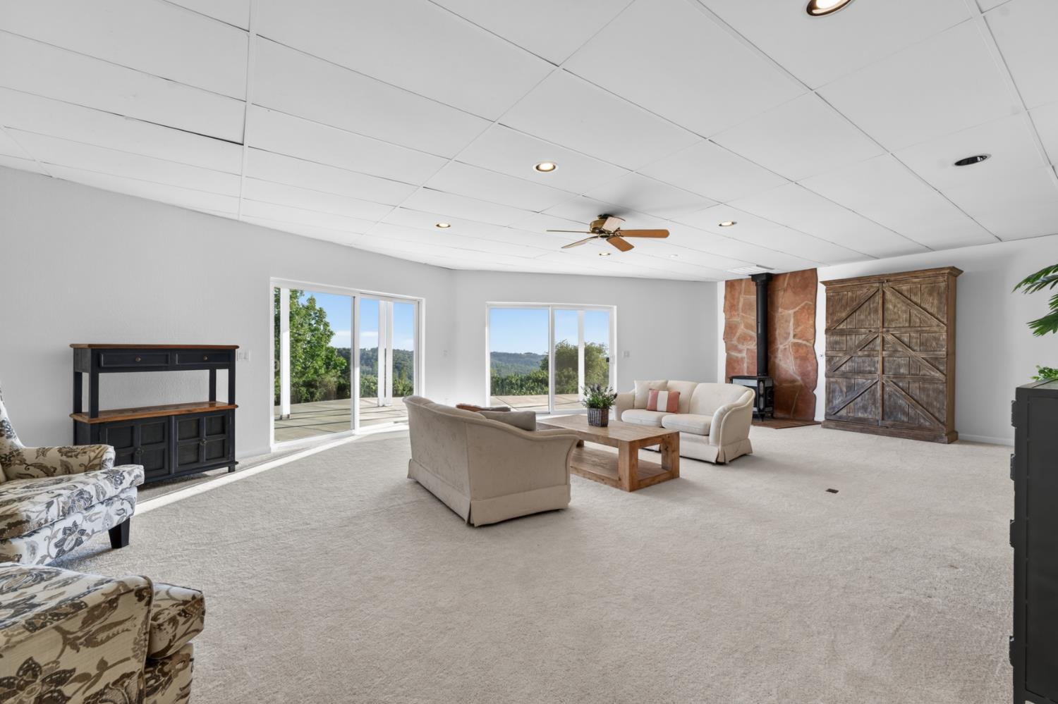 15620 Meadowlark Lane