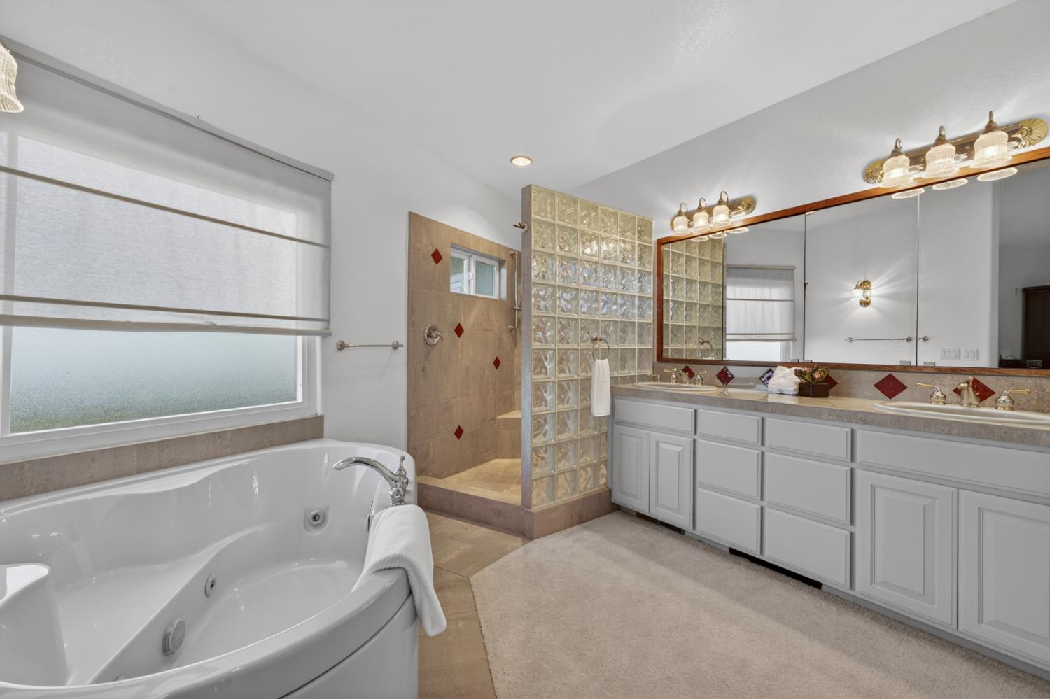 15620 Meadowlark Lane