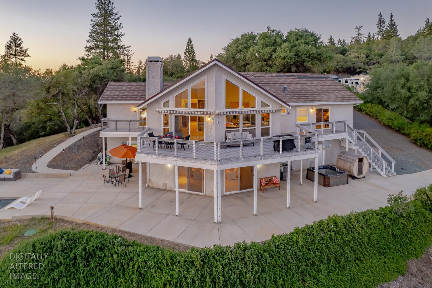 15620 Meadowlark Lane