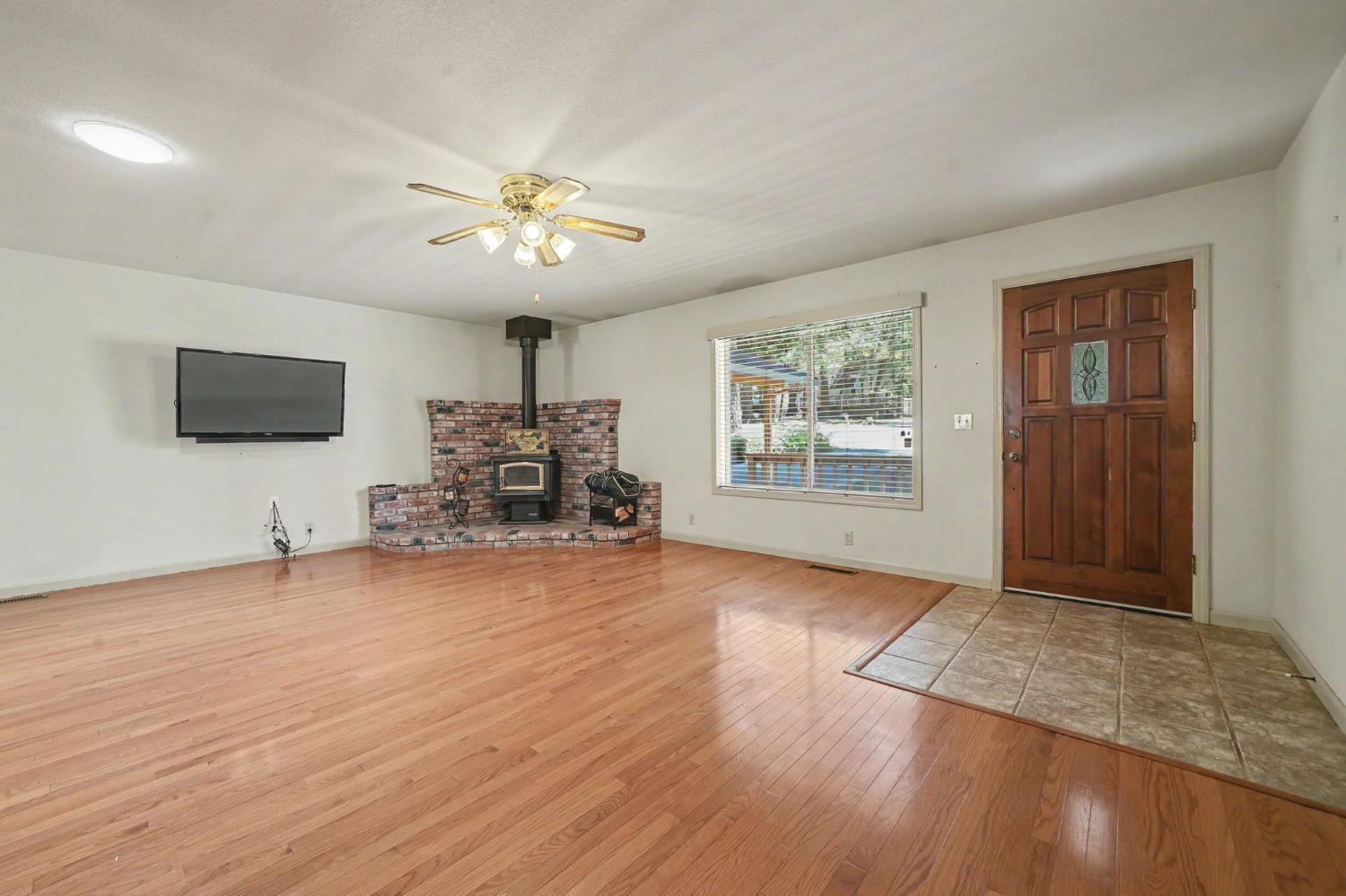 23876 Meadow Crest Drive