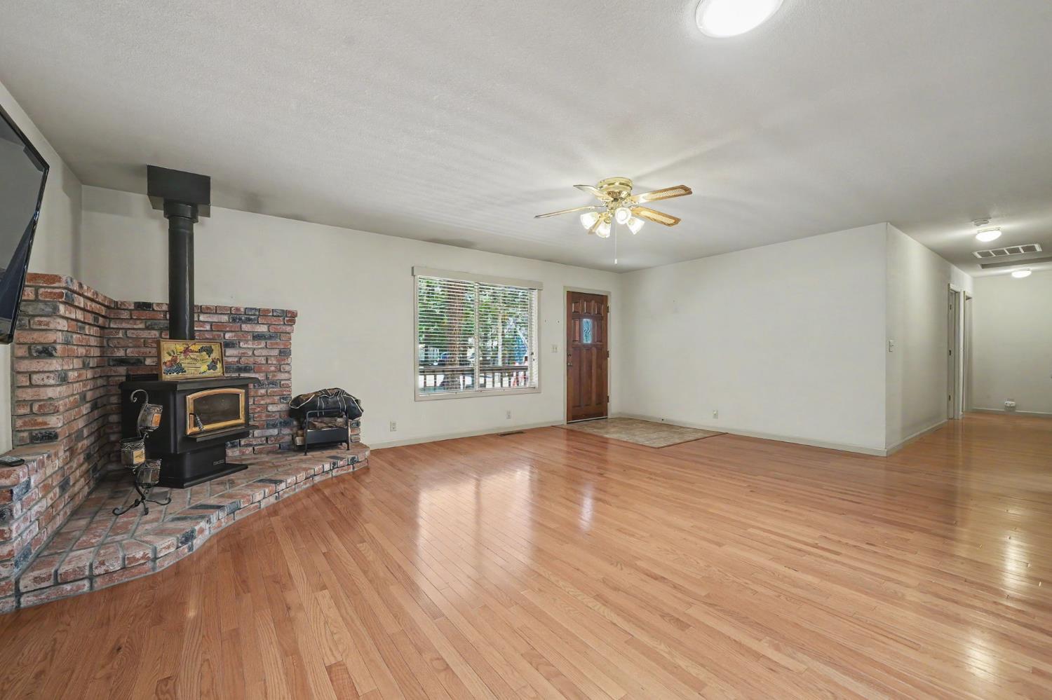 23876 Meadow Crest Drive