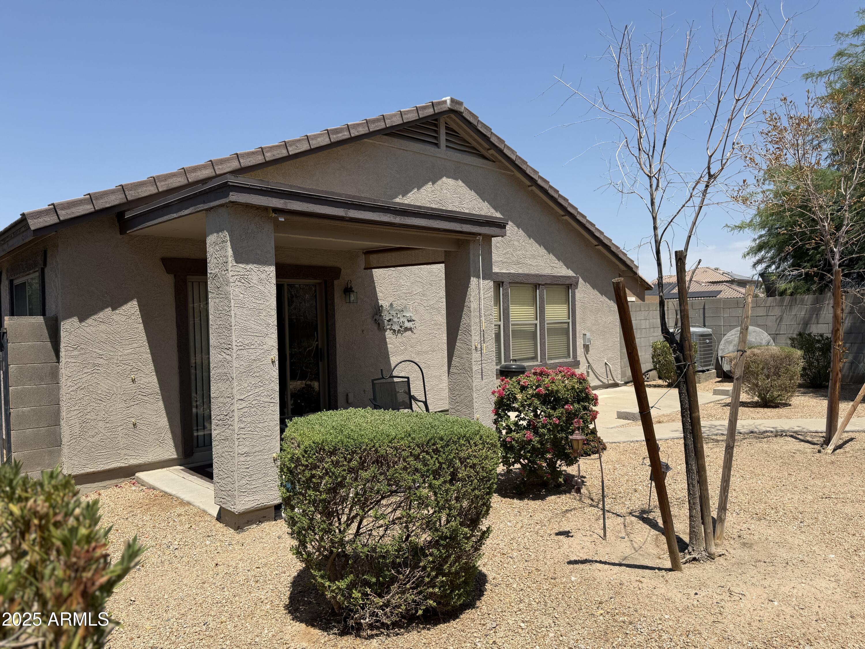 25697 W NANCY Lane