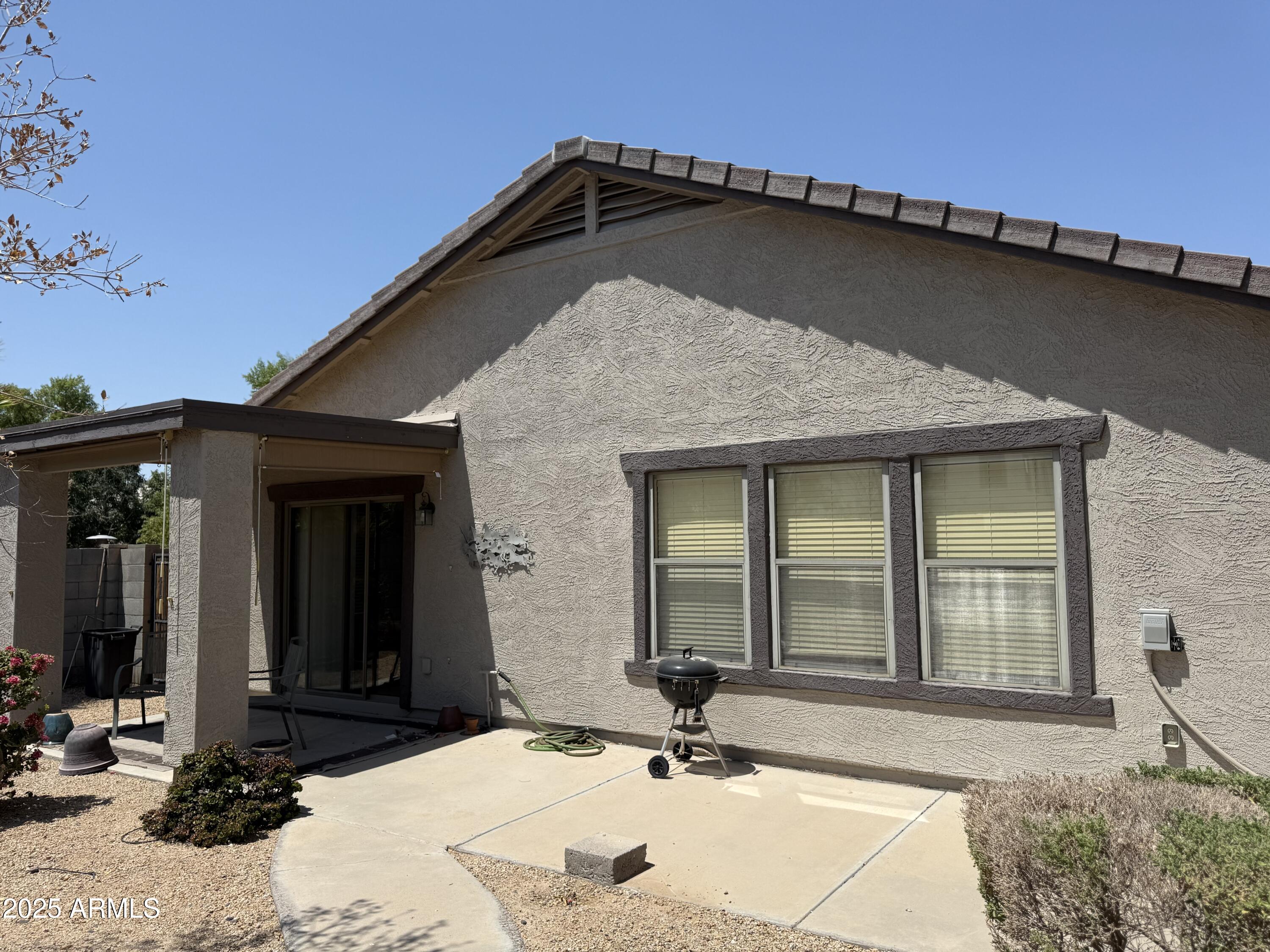 25697 W NANCY Lane