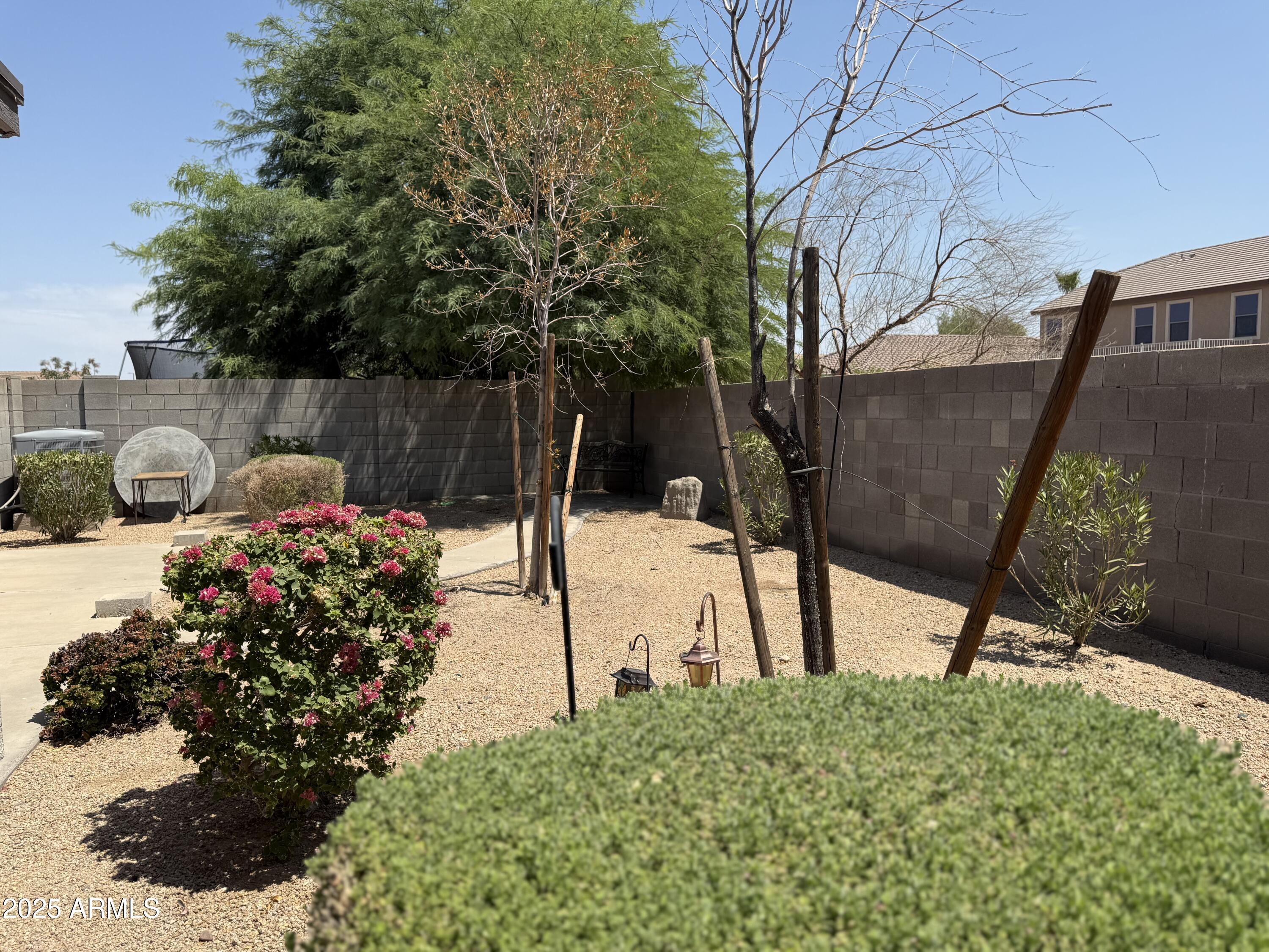 25697 W NANCY Lane