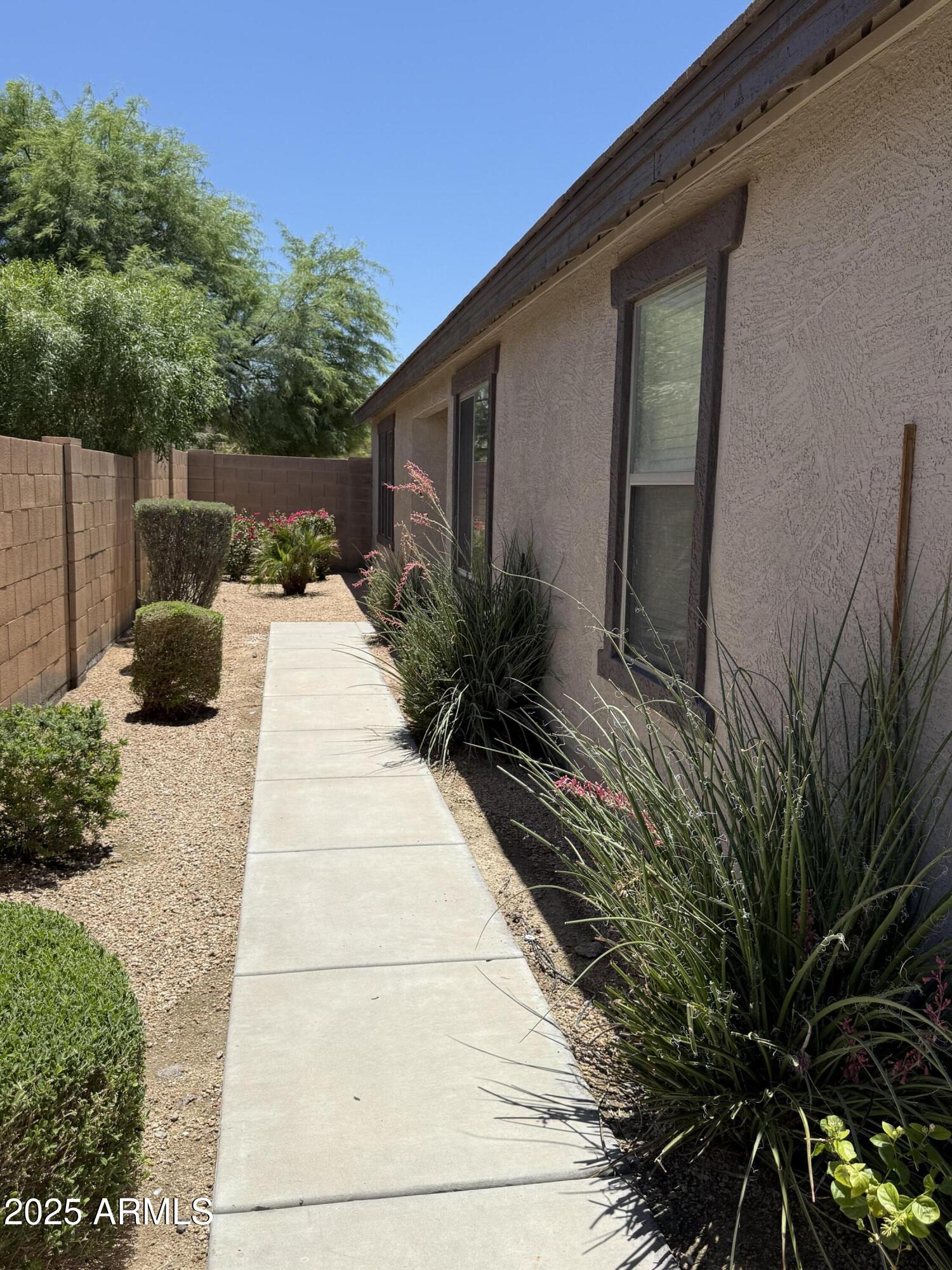 25697 W NANCY Lane