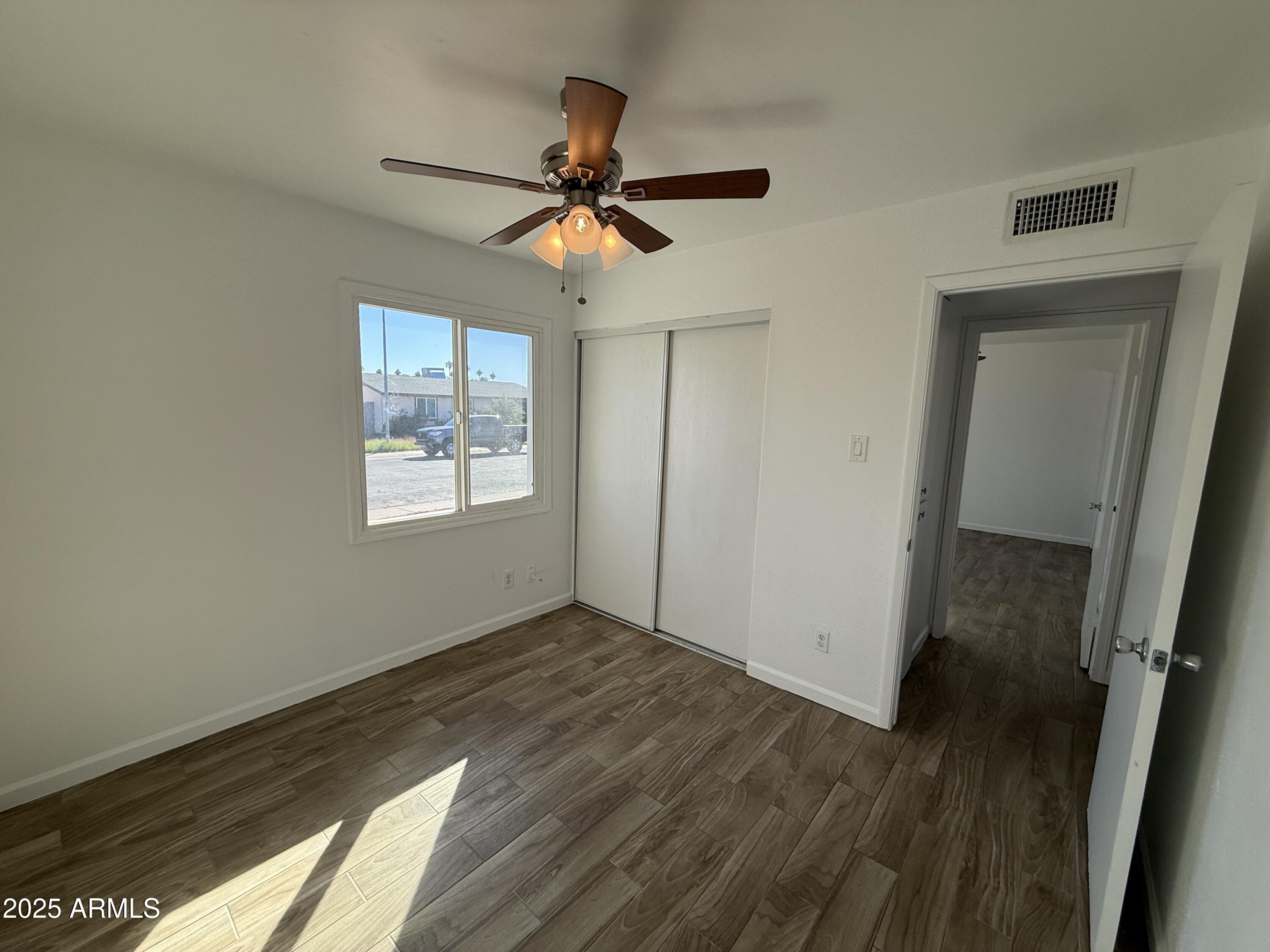 5234 W BANFF Lane, Glendale