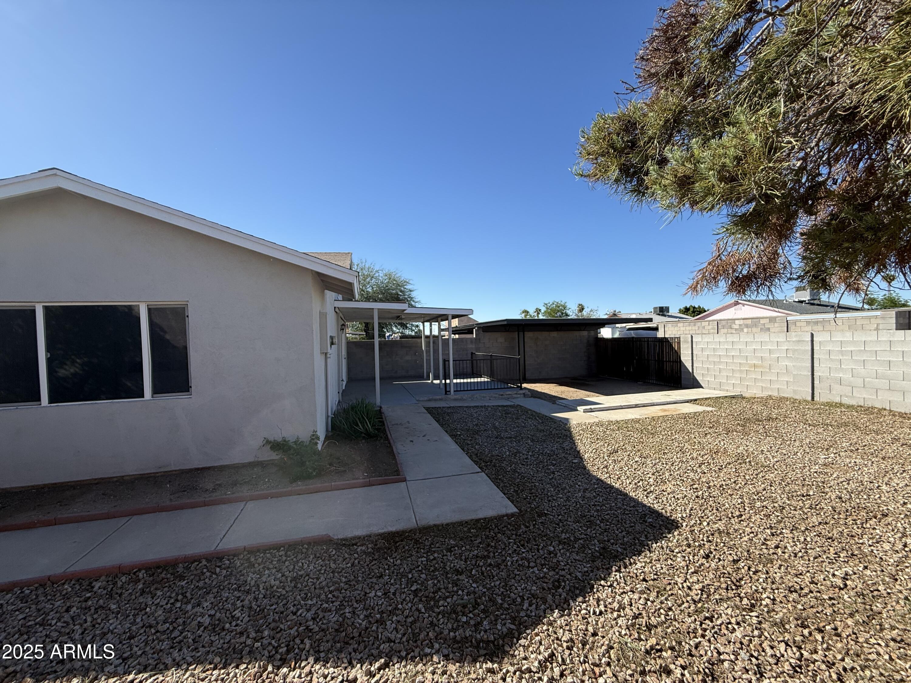 5234 W BANFF Lane, Glendale