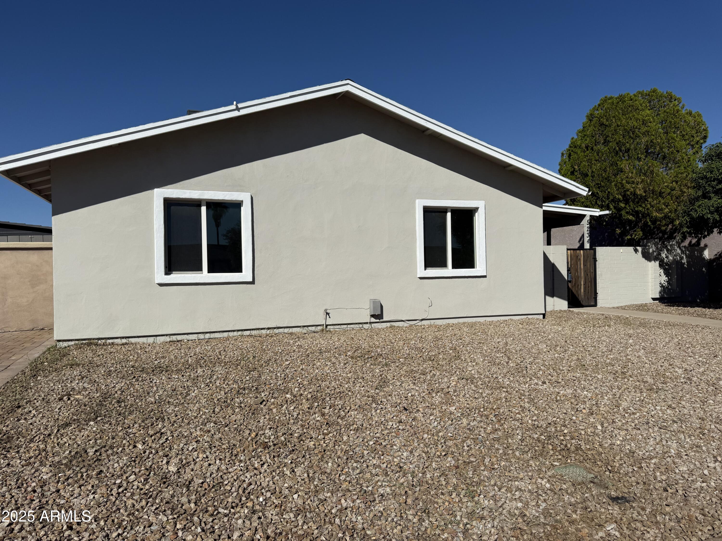 5234 W BANFF Lane, Glendale