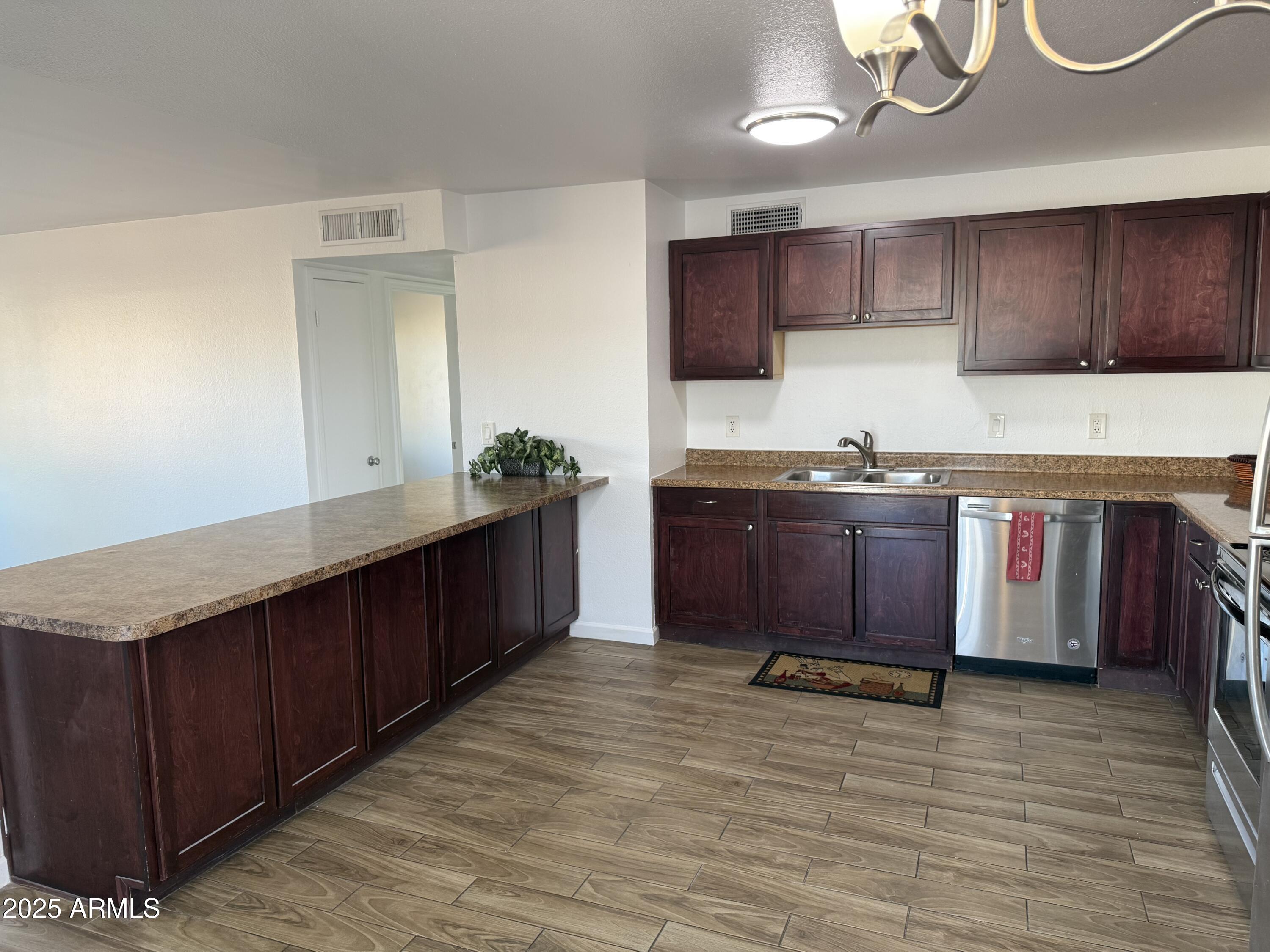 5234 W BANFF Lane, Glendale