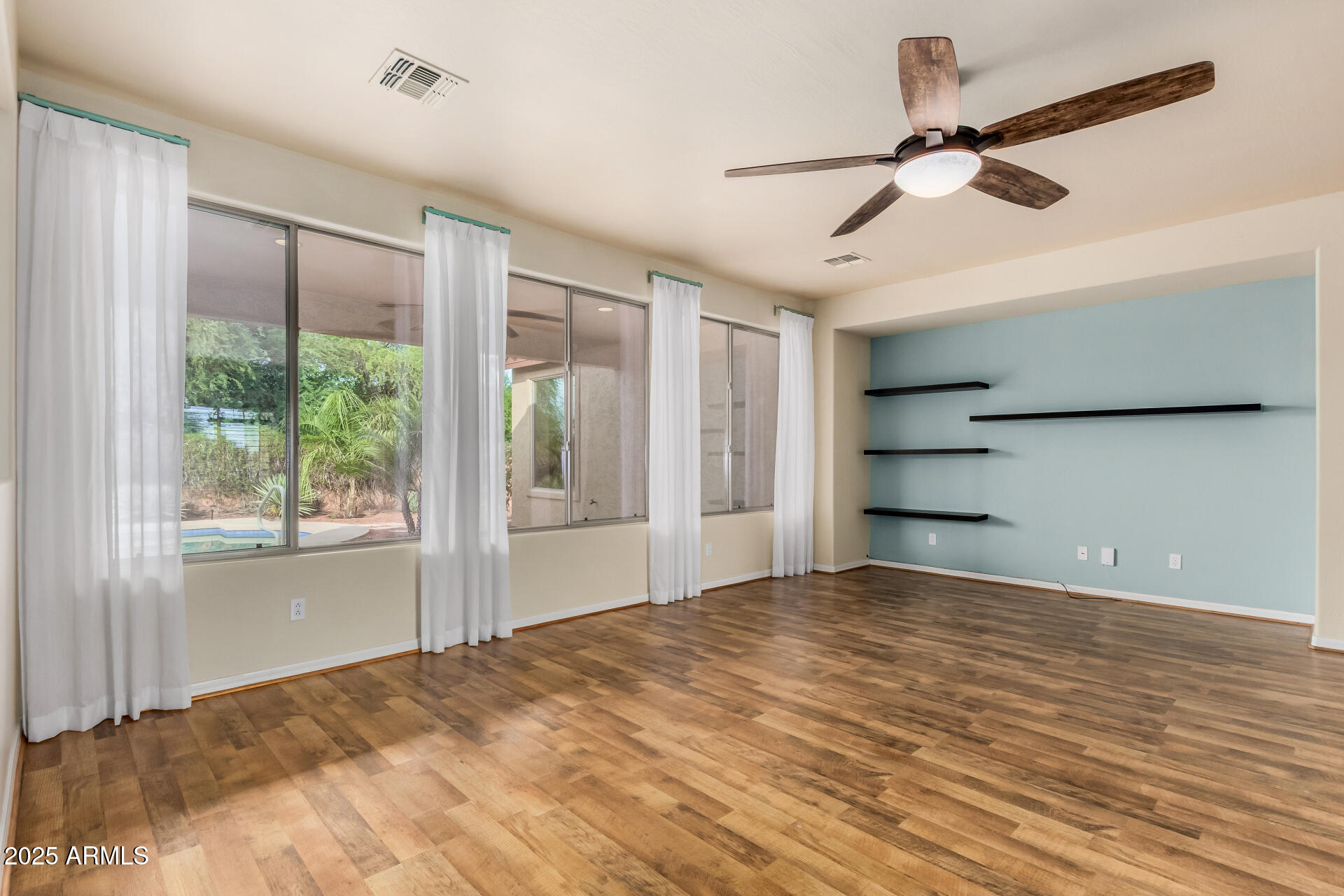 15132 W Ventura Street