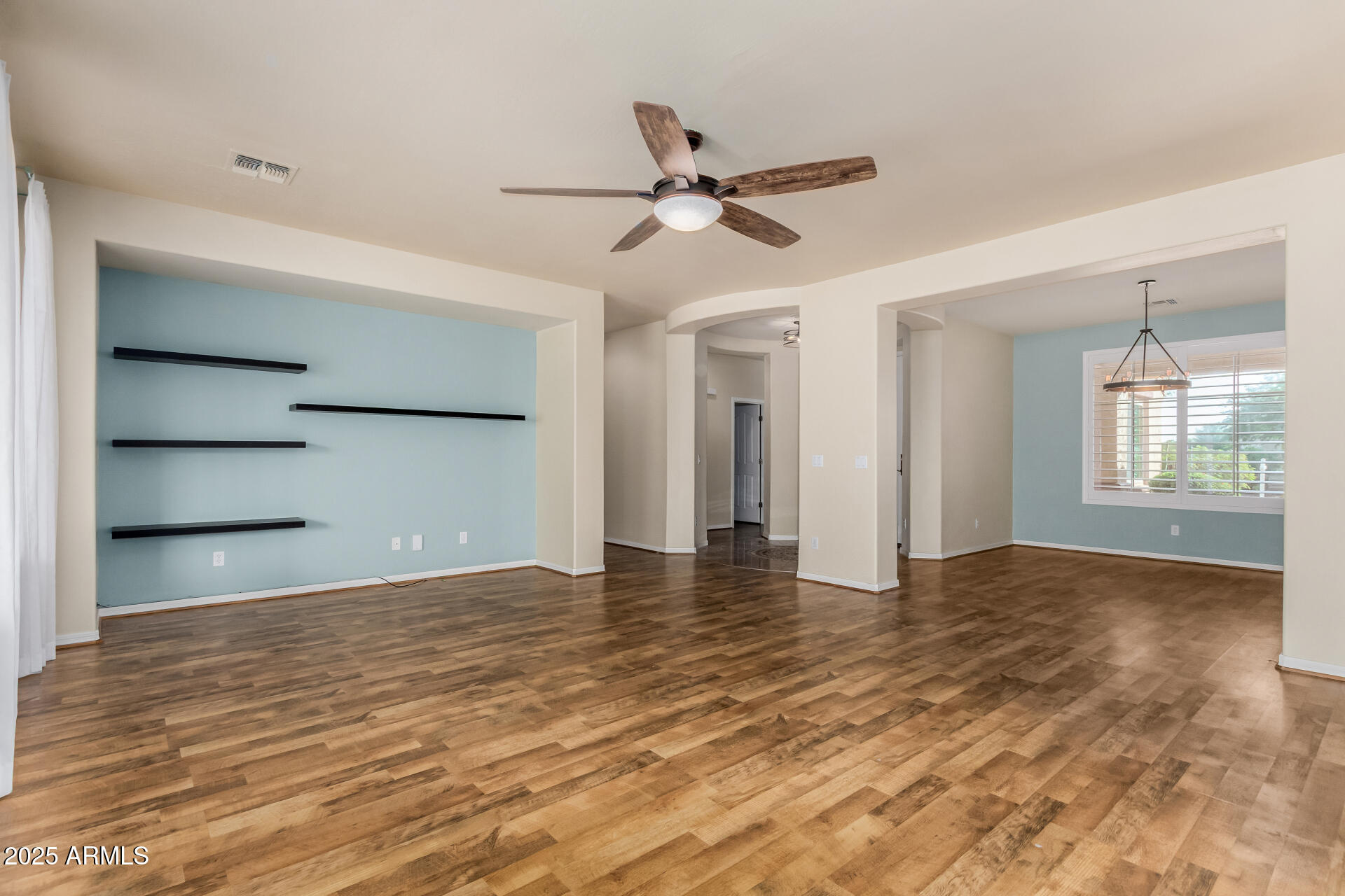 15132 W Ventura Street