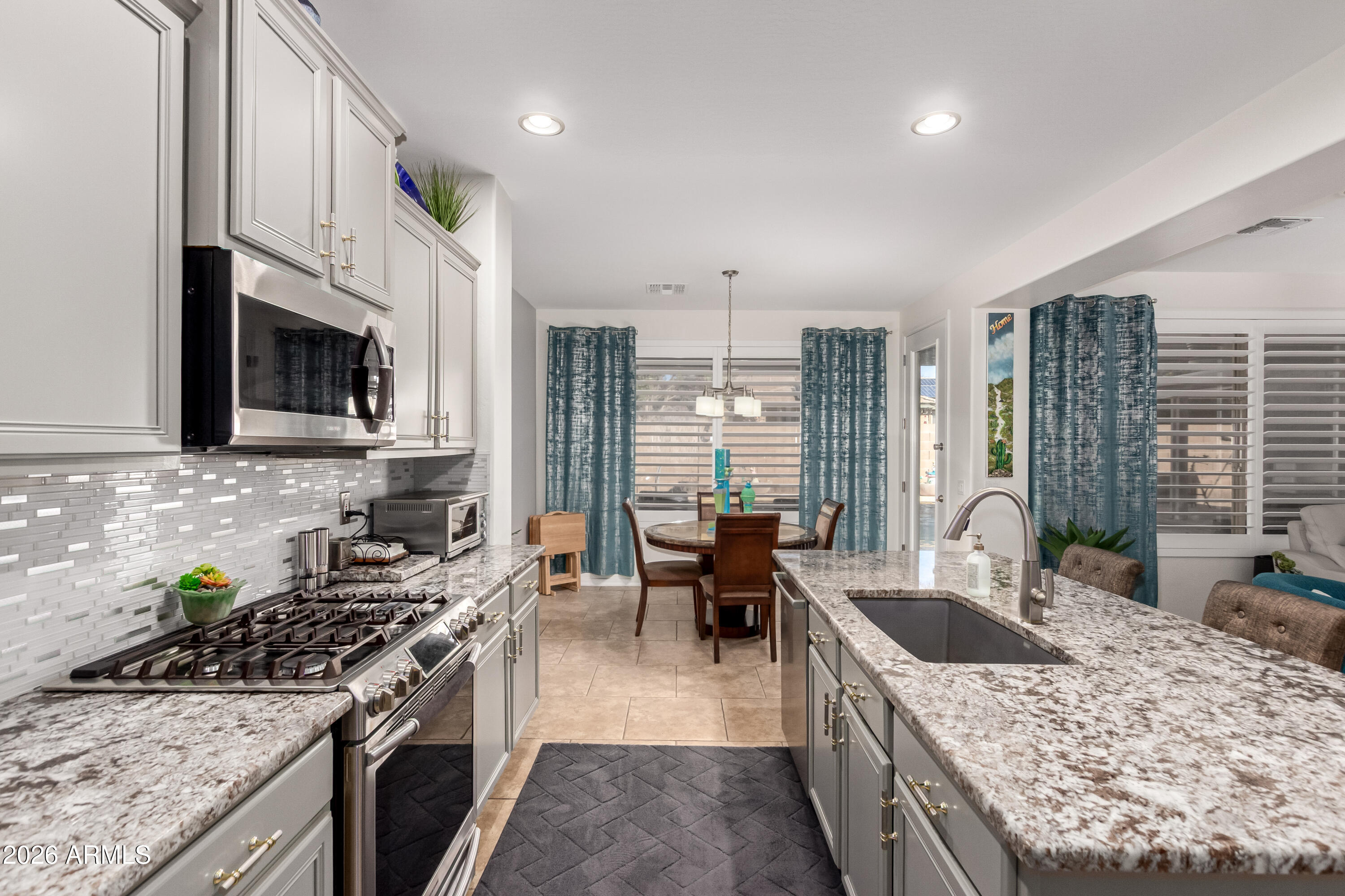 15208 W REDFIELD Road