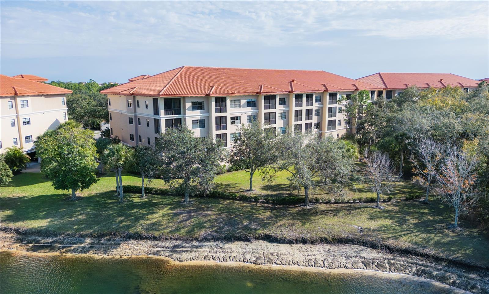 7702 LAKE VISTA CT #306