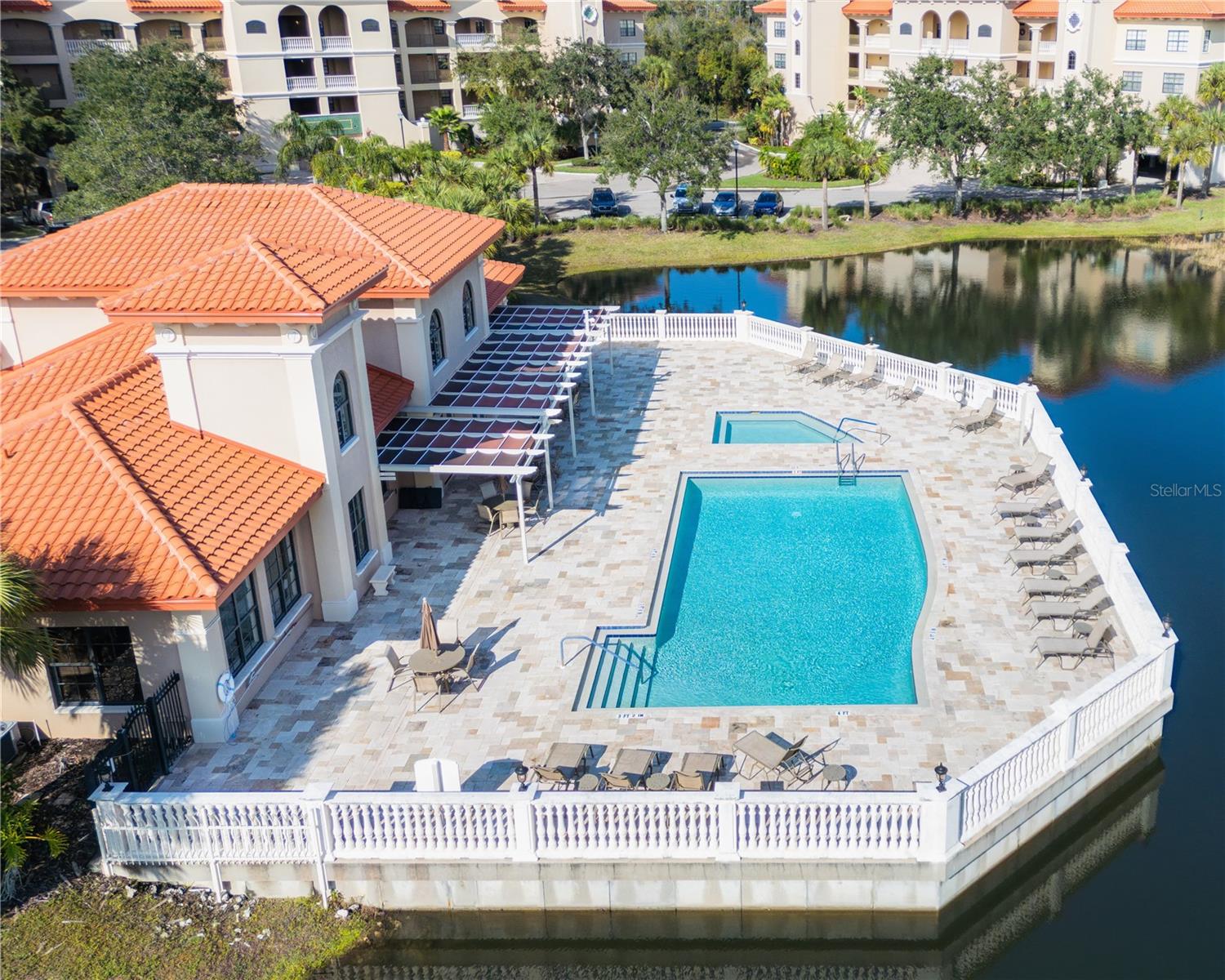 7702 LAKE VISTA CT #306