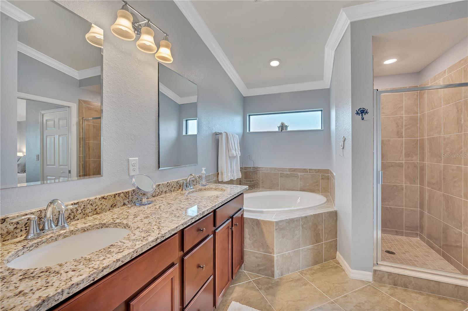 5577 PALMER CIR #201