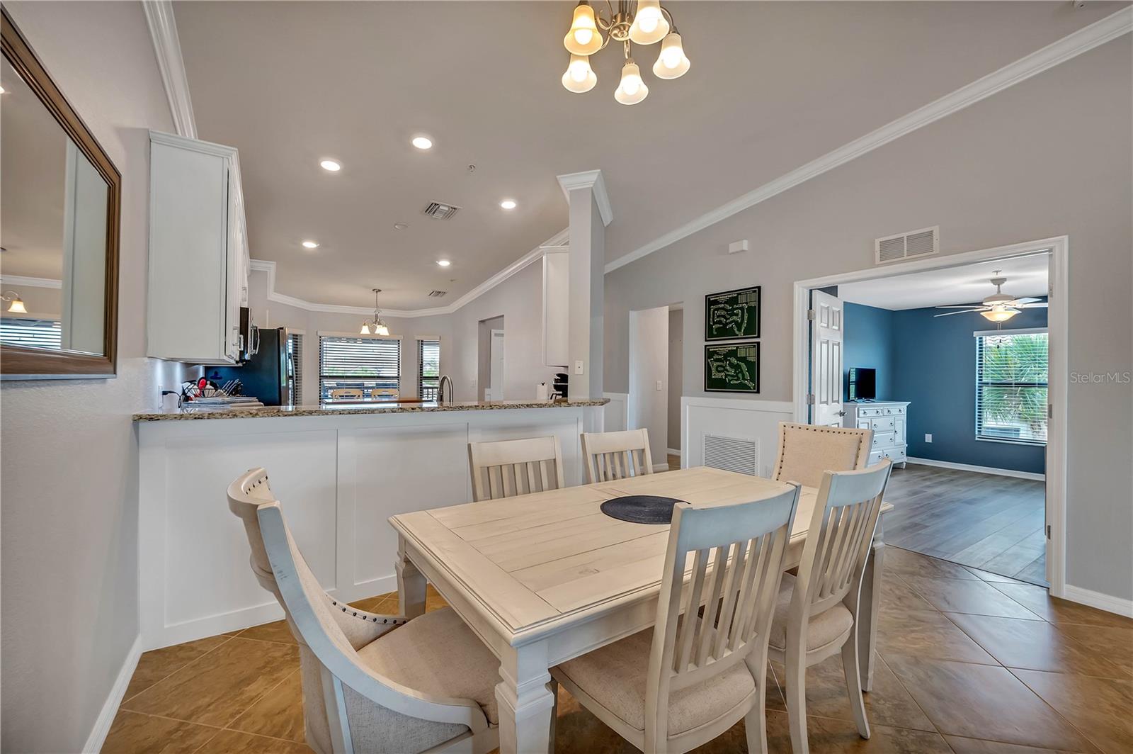 5577 PALMER CIR #201