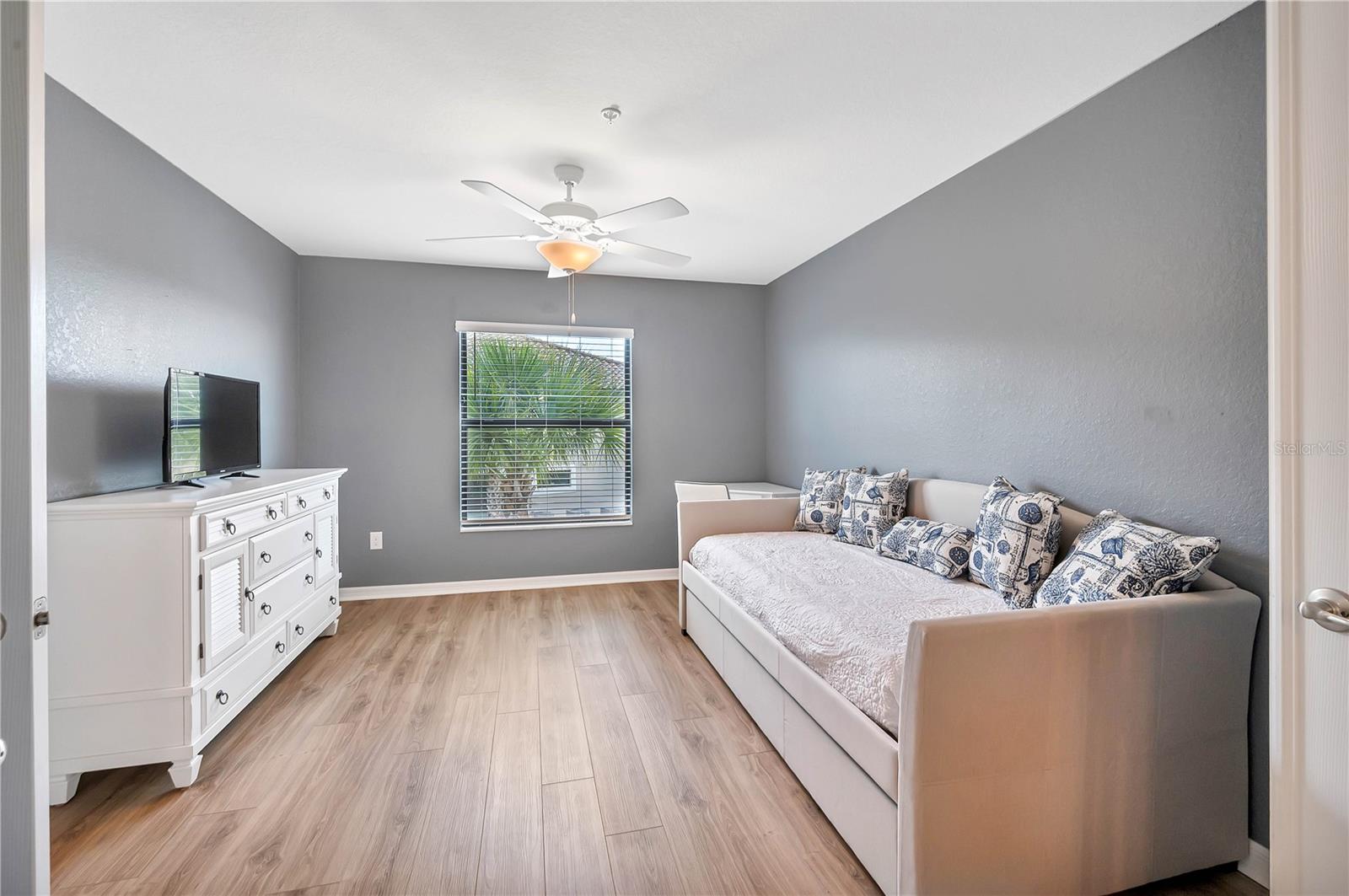 5577 PALMER CIR #201