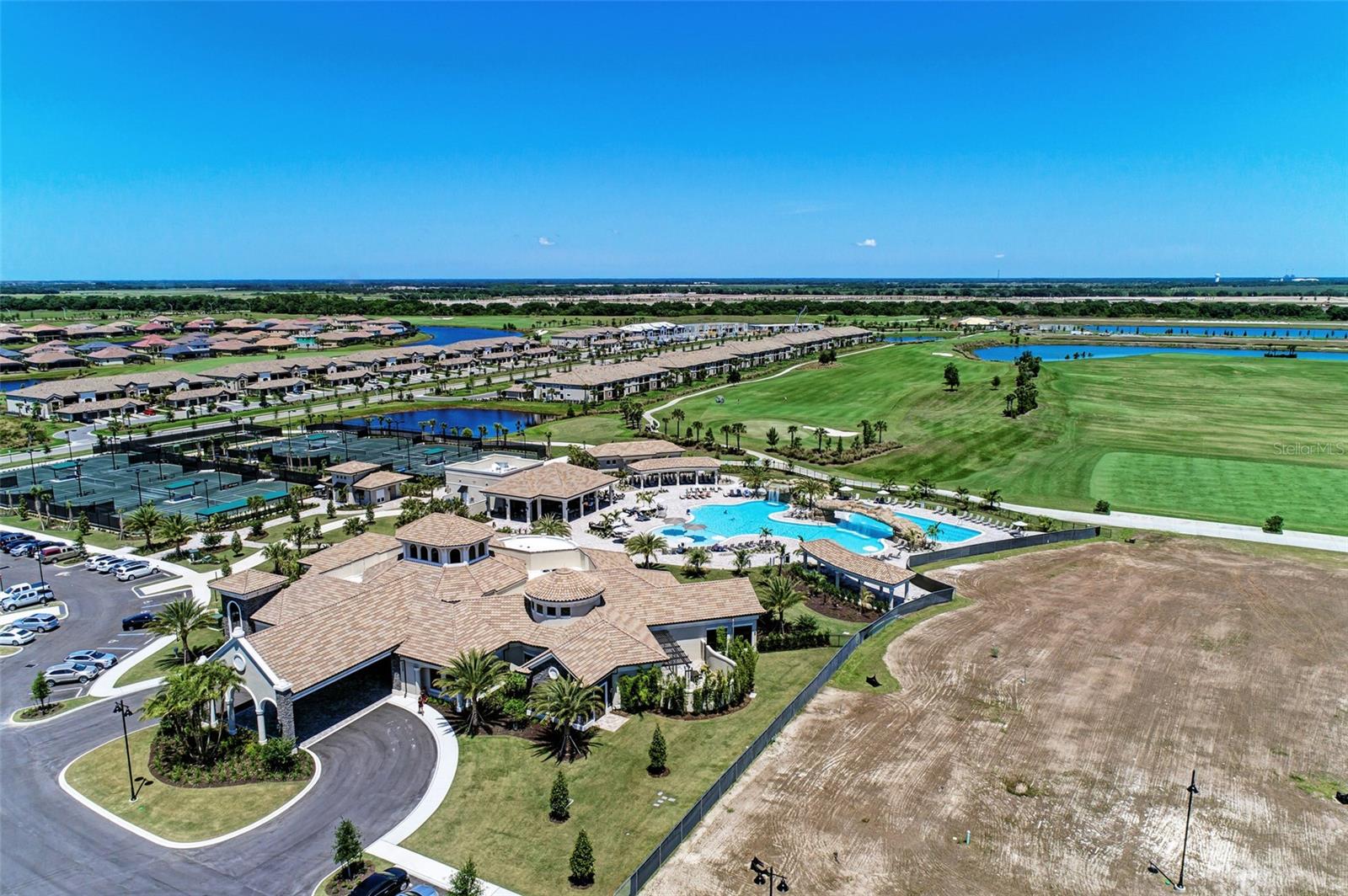 17704 GAWTHROP DR #207