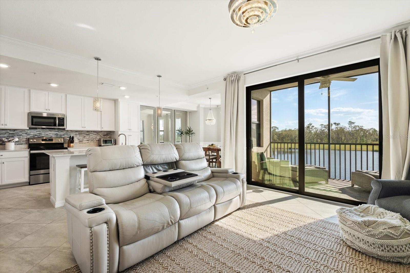 17704 GAWTHROP DR #207