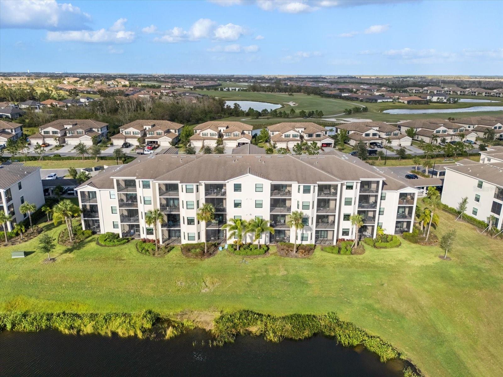 17704 GAWTHROP DR #207