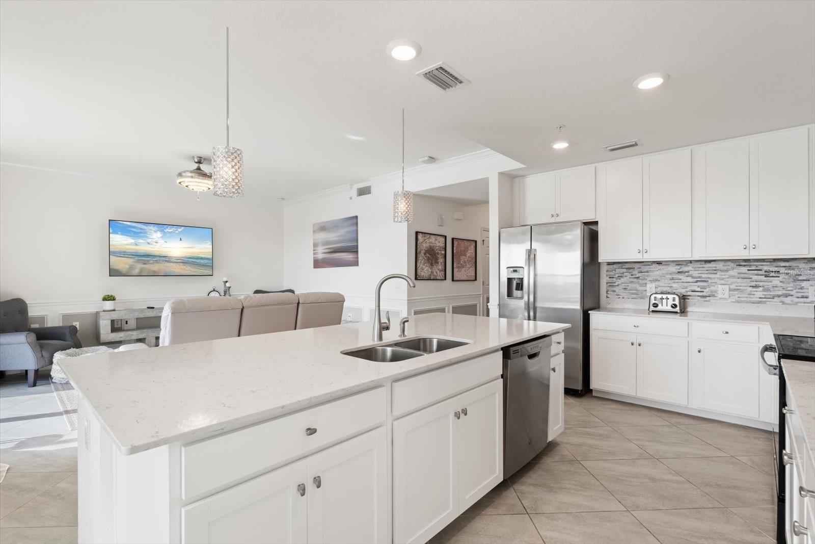 17704 GAWTHROP DR #207