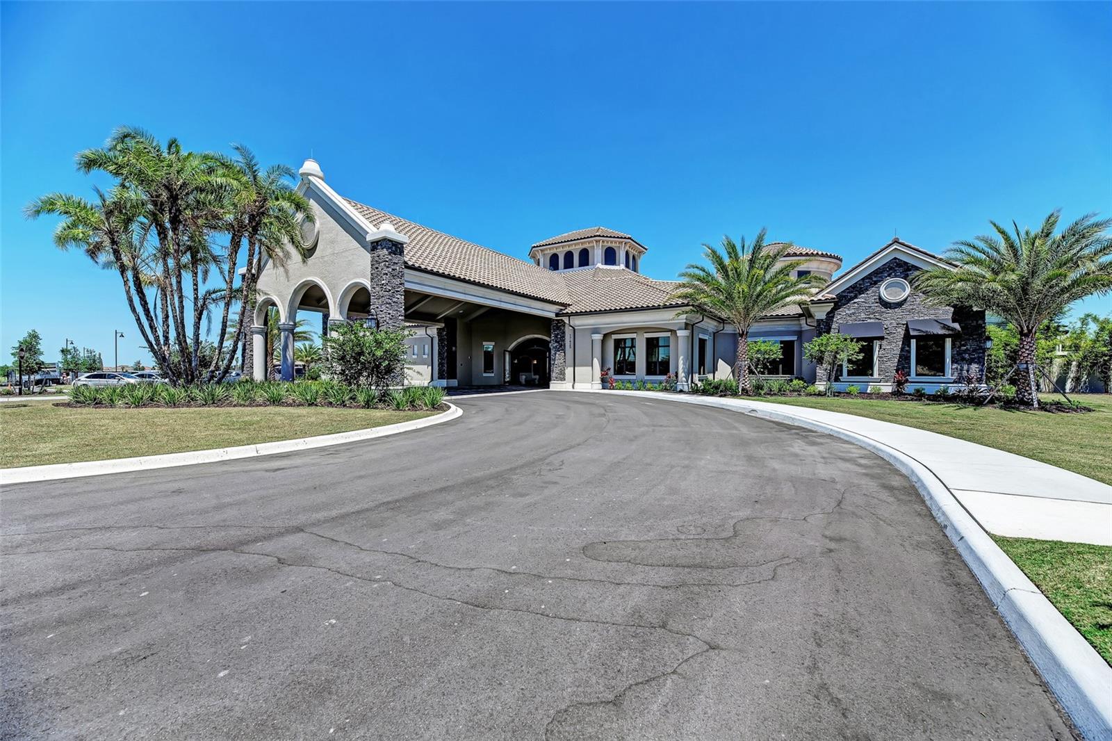 17704 GAWTHROP DR #207