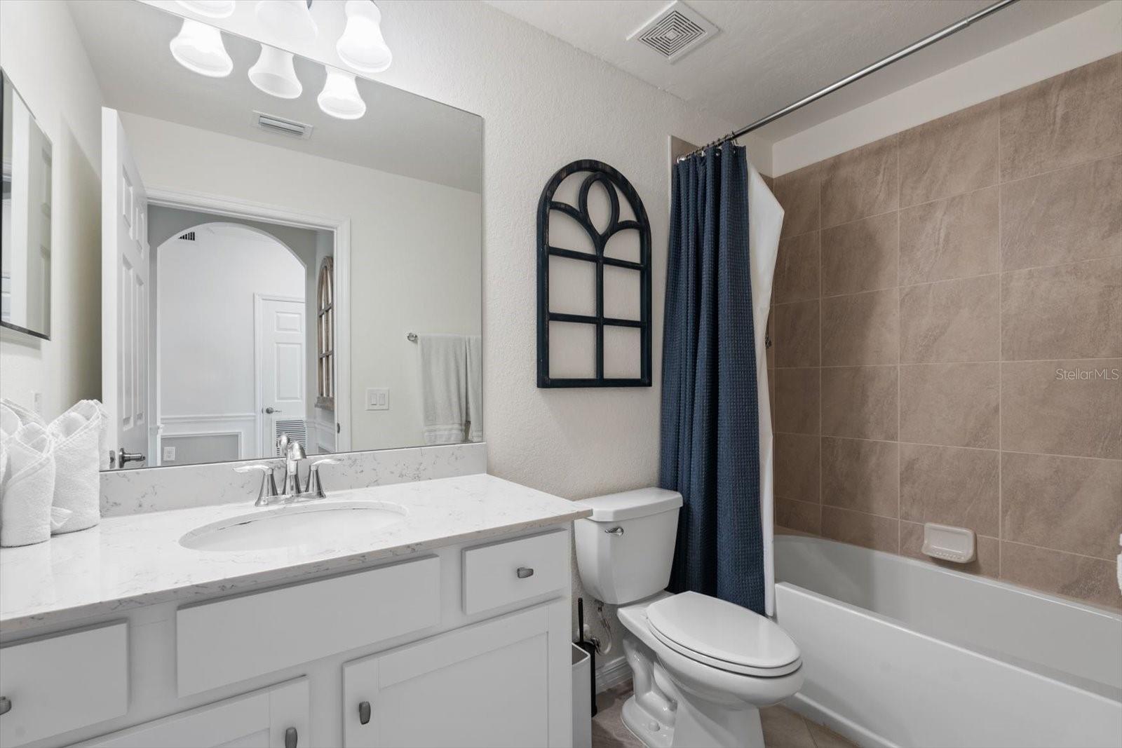 17704 GAWTHROP DR #207