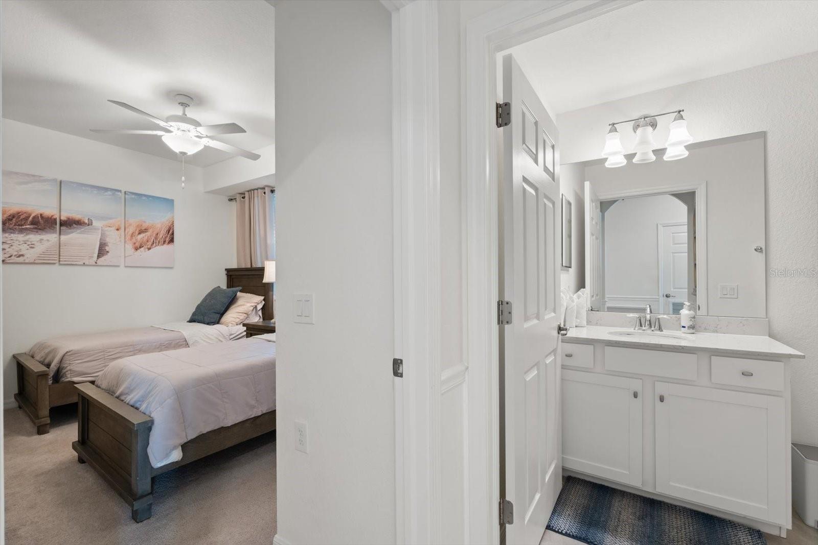 17704 GAWTHROP DR #207