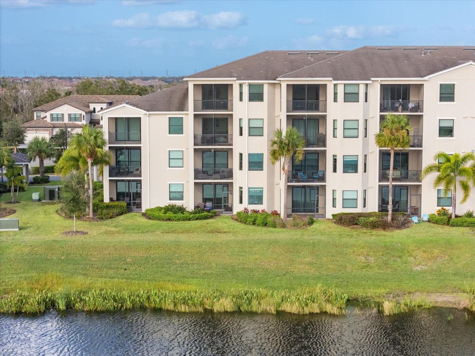 17704 GAWTHROP DR #207