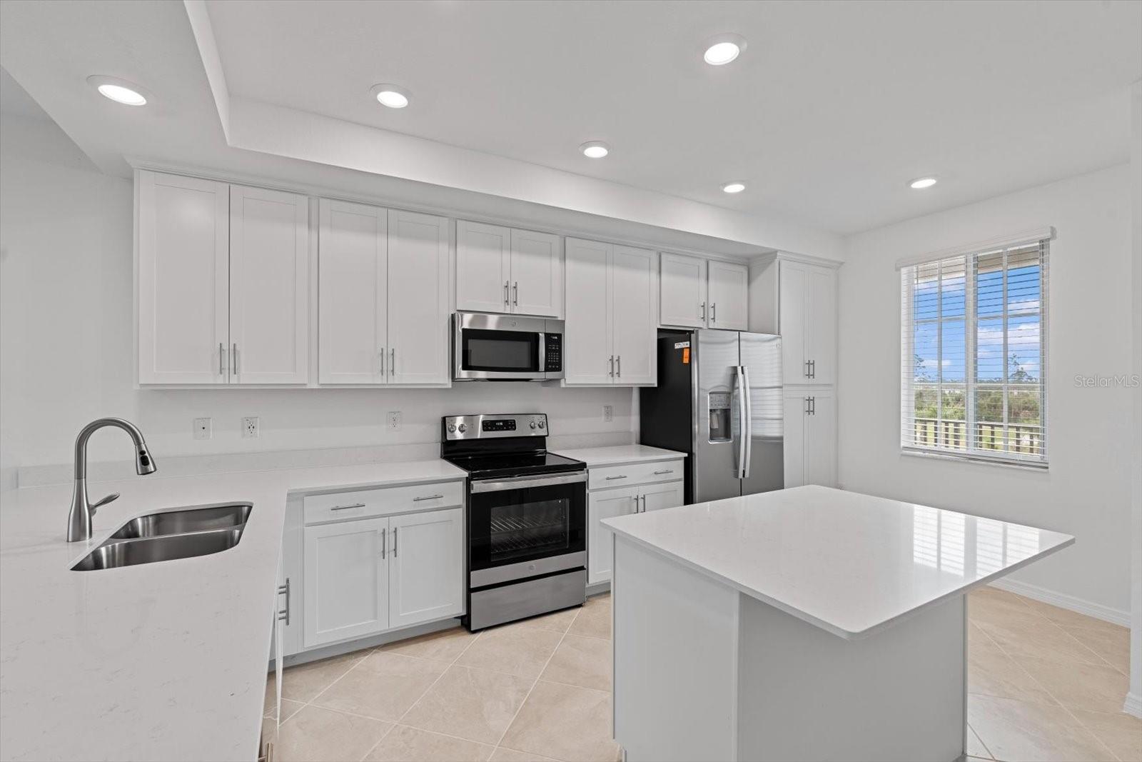 12180 WELLEN GOLF ST #305