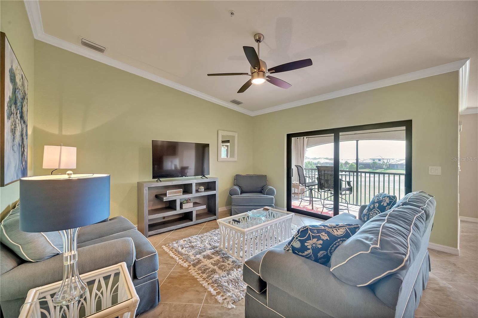5517 PALMER CIR #203