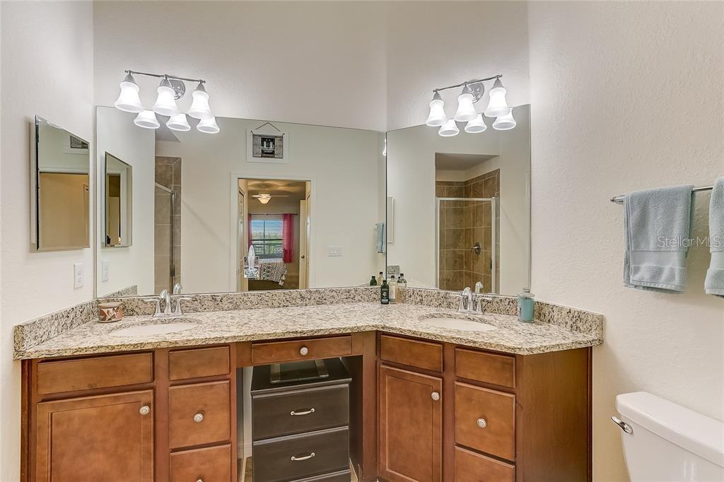 5517 PALMER CIR #203