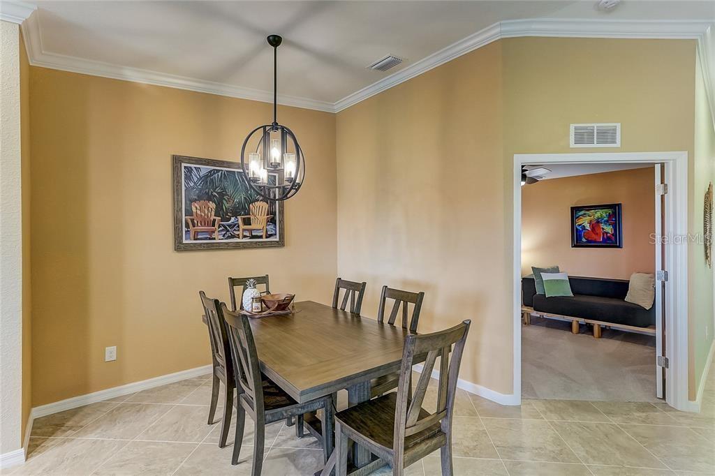 5517 PALMER CIR #203