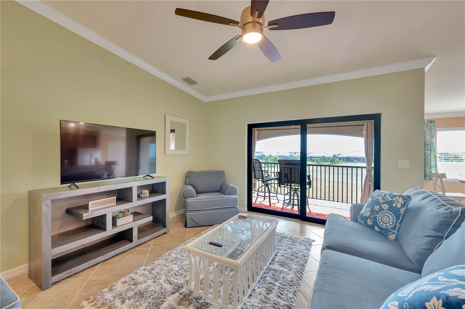 5517 PALMER CIR #203