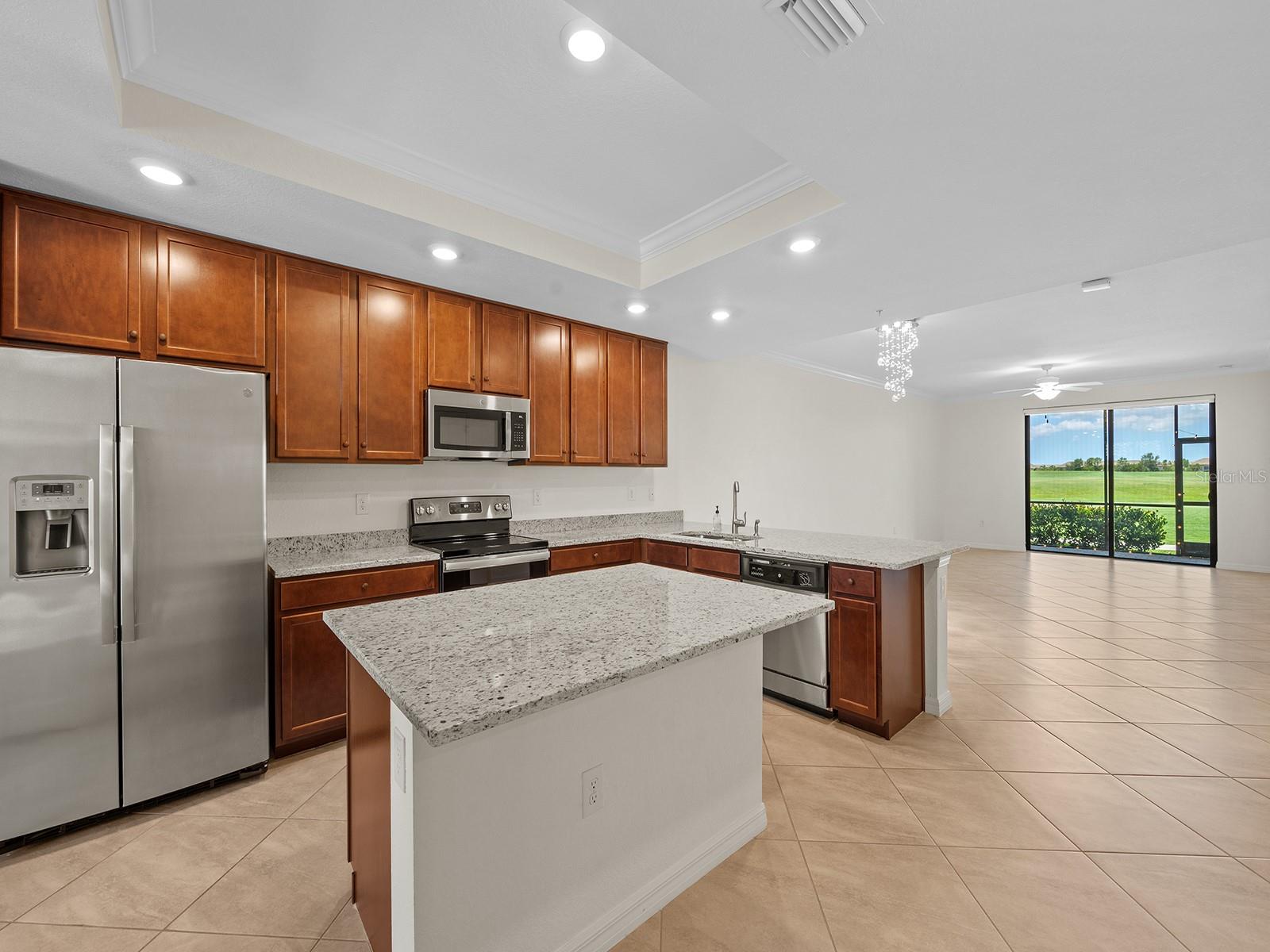 5694 PALMER CIR #105